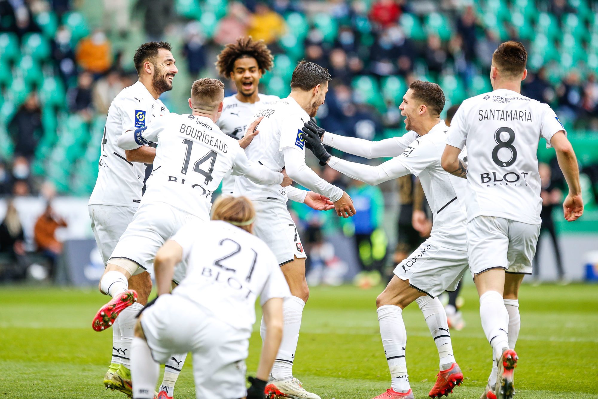 Les Rennais c&eacute;l&egrave;brent leur retour &agrave; la place de dauphin du PSG en Ligue 1. Icon Sport