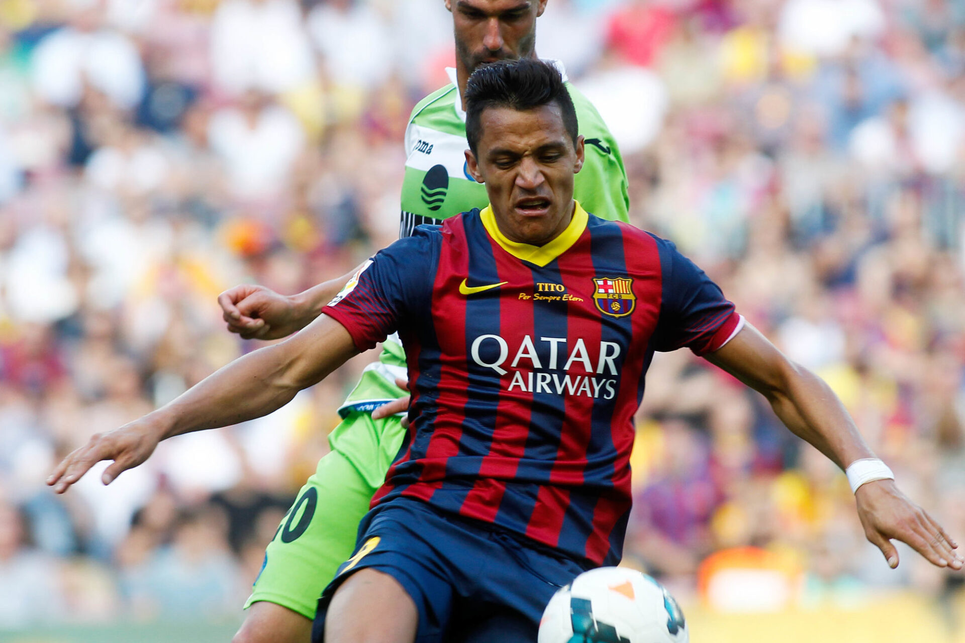 Alexis Sanchez face à Getafa lors de la 36e journée de Liga saison 2013/2014. Sanchez finira sa dernière saison au club catalan avec 21 buts et 15 passes décisives en 54 matchs toutes compétitions confondues. (@iconsport) Alexis Sanchez face à Getafa lors de la 36e journée de Liga saison 2013/2014. Sanchez finira sa dernière saison au club catalan avec 21 buts et 15 passes décisives en 54 matchs toutes compétitions confondues. (@iconsport)