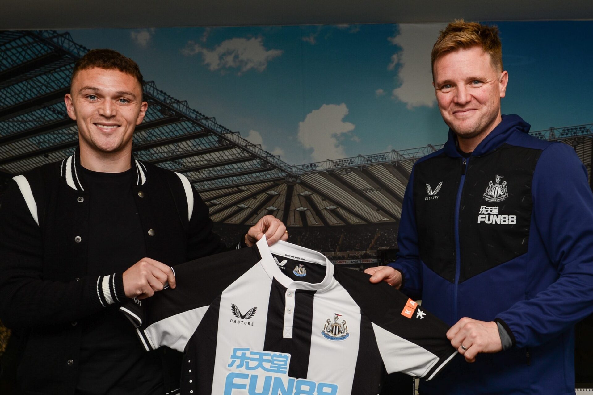 Apr&egrave;s la signature de Trippier, Eddie Howe veut absolument que ses dirigeants fassent venir un d&eacute;fenseur central (Twitter Newcastle United FC)