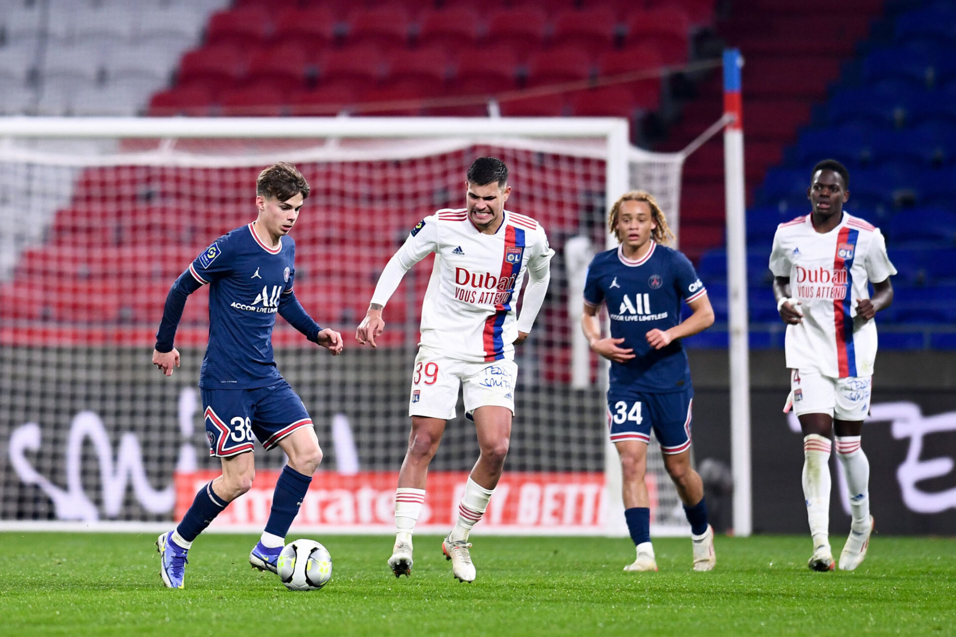 Edouard Michut et Xavi Simons ont dynamiter le PSG face &agrave; l'OL. (Icon Sport)