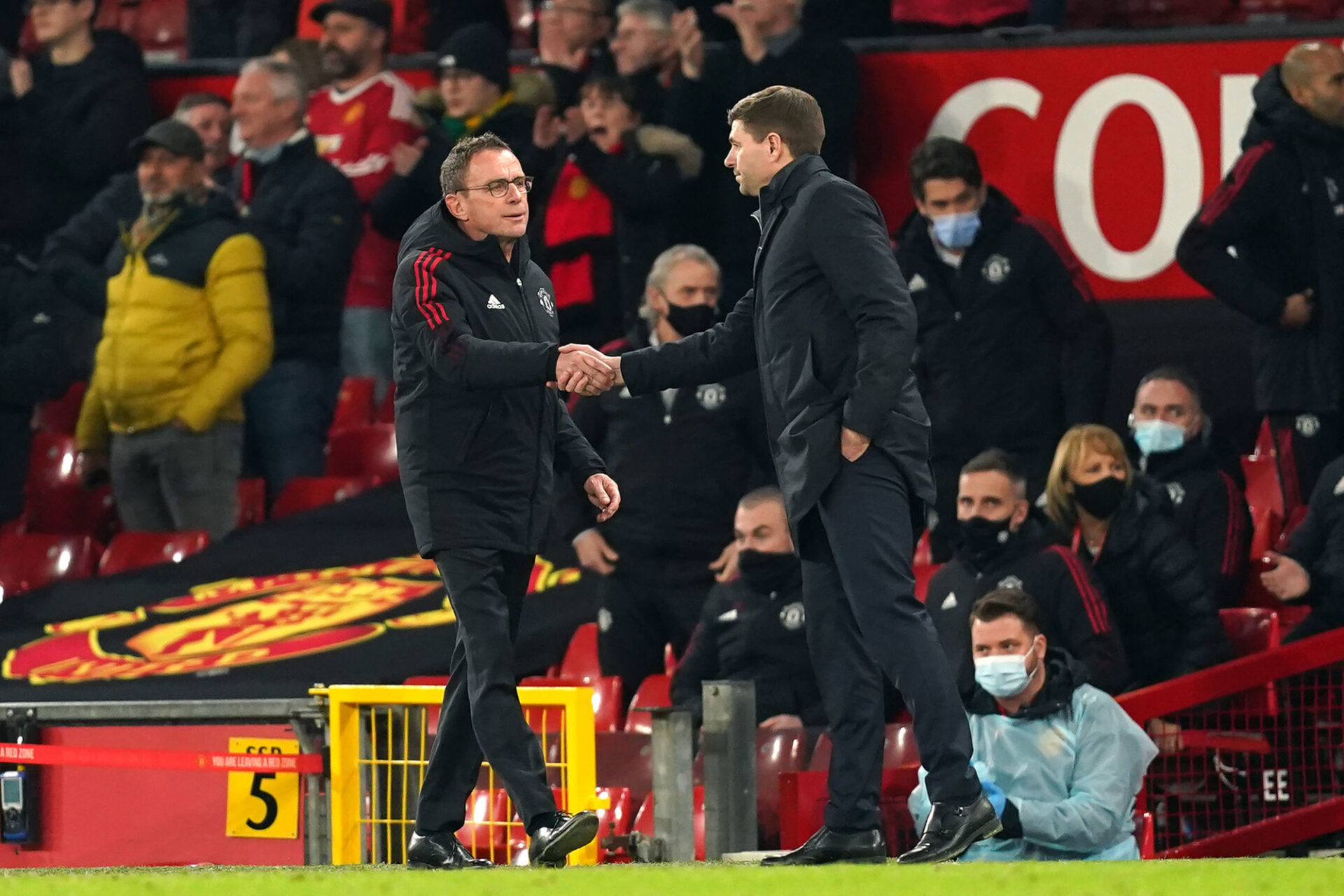 Rangnick et Gerrard lors du match de FA Cup entre Manchester United et Aston Villa. (Icon Sport)