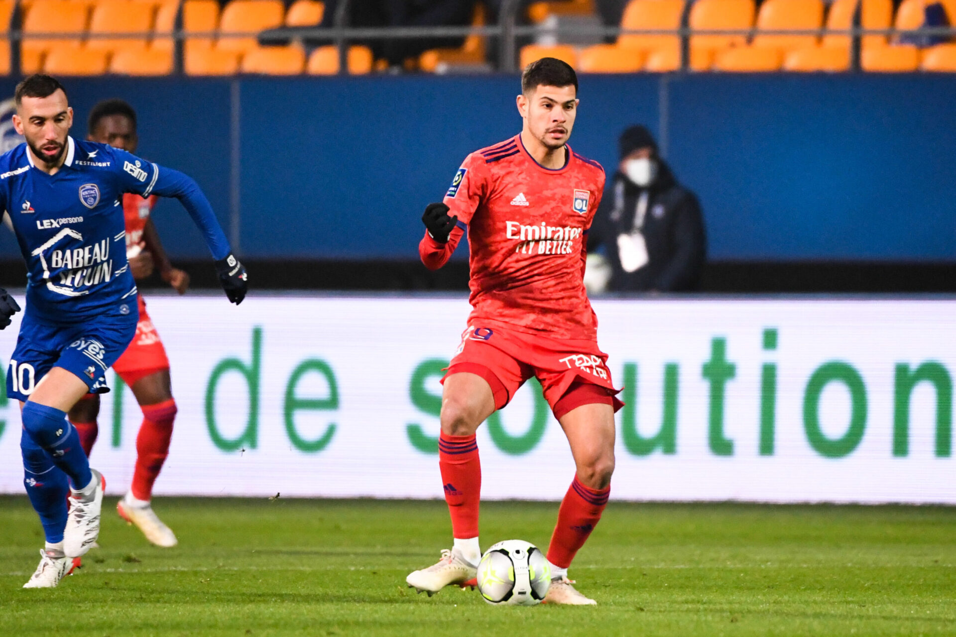 Bruno Guimar&atilde;es, contre l'ESTAC au stade l'Aube, lors de la 21&egrave;me journ&eacute;e de Ligue 1. Icon Sport