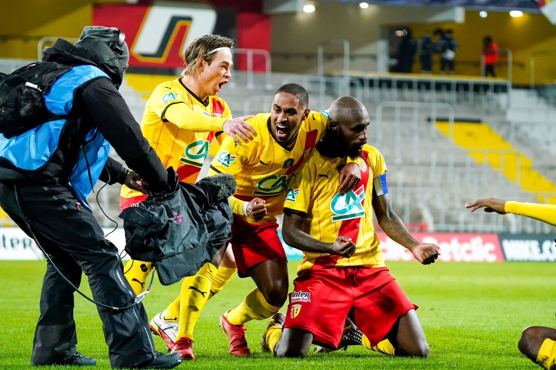 Lens s'est qualifi&eacute; pour les 8es de finale de la Coupe de France avant de recevoir Rennes en Ligue 1. Icon Sport