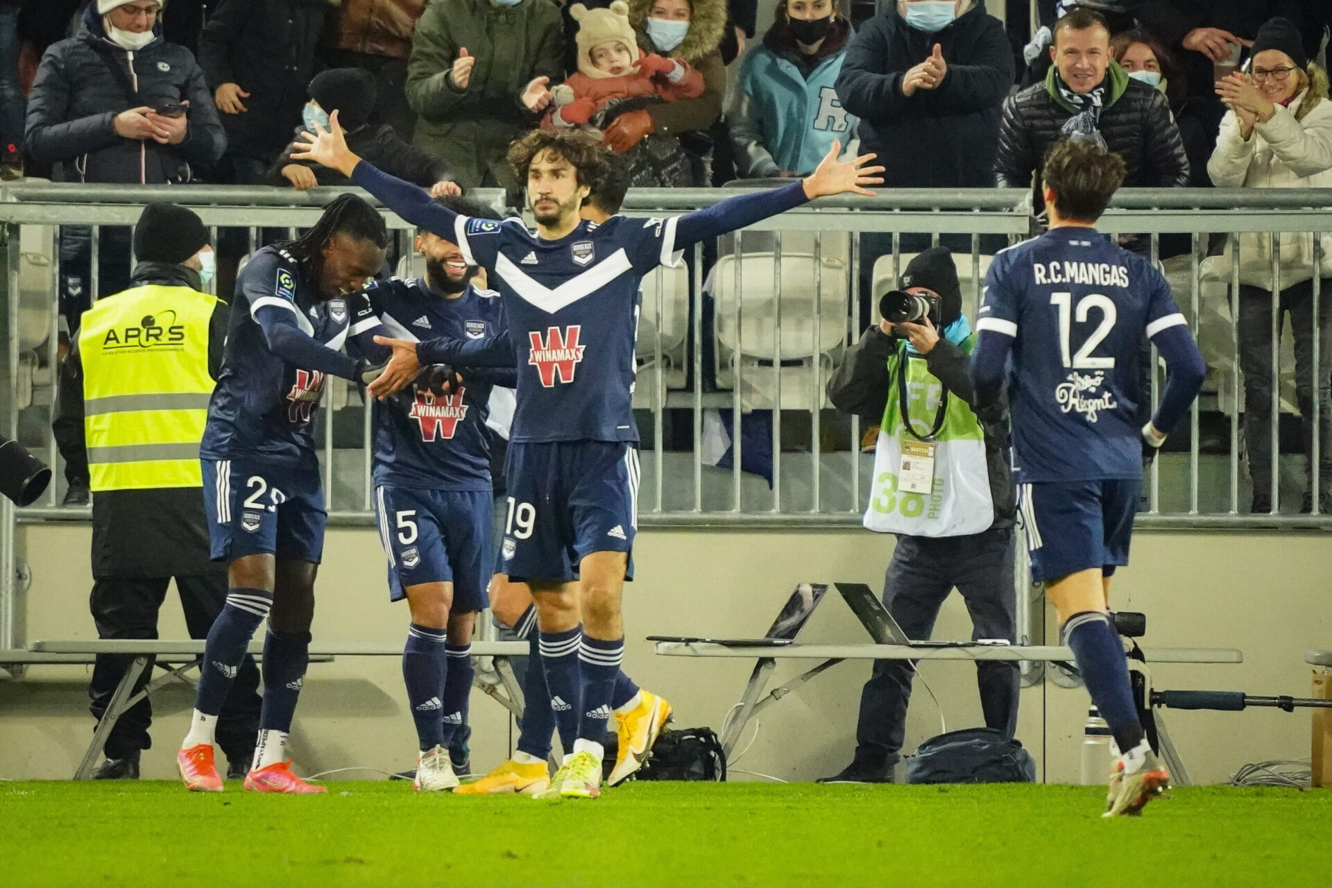 Yacine Adli, le ma&icirc;tre &agrave; jouer de l'&eacute;quipe bordelaise, est lui aussi touch&eacute; par la COVID et manquerait Bordeaux-Marseille. Icon Sport