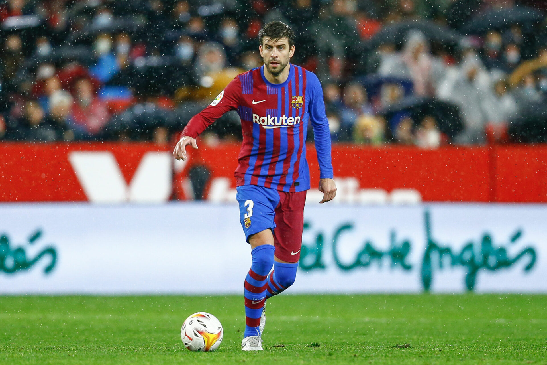 Formé au Barça, Piqué, 34 ans, a consenti une importante baisse de salaire l'été dernier afin d'aider son club (iconsport) Formé au Barça, Piqué, 34 ans, a consenti une importante baisse de salaire l'été dernier afin d'aider son club (iconsport)