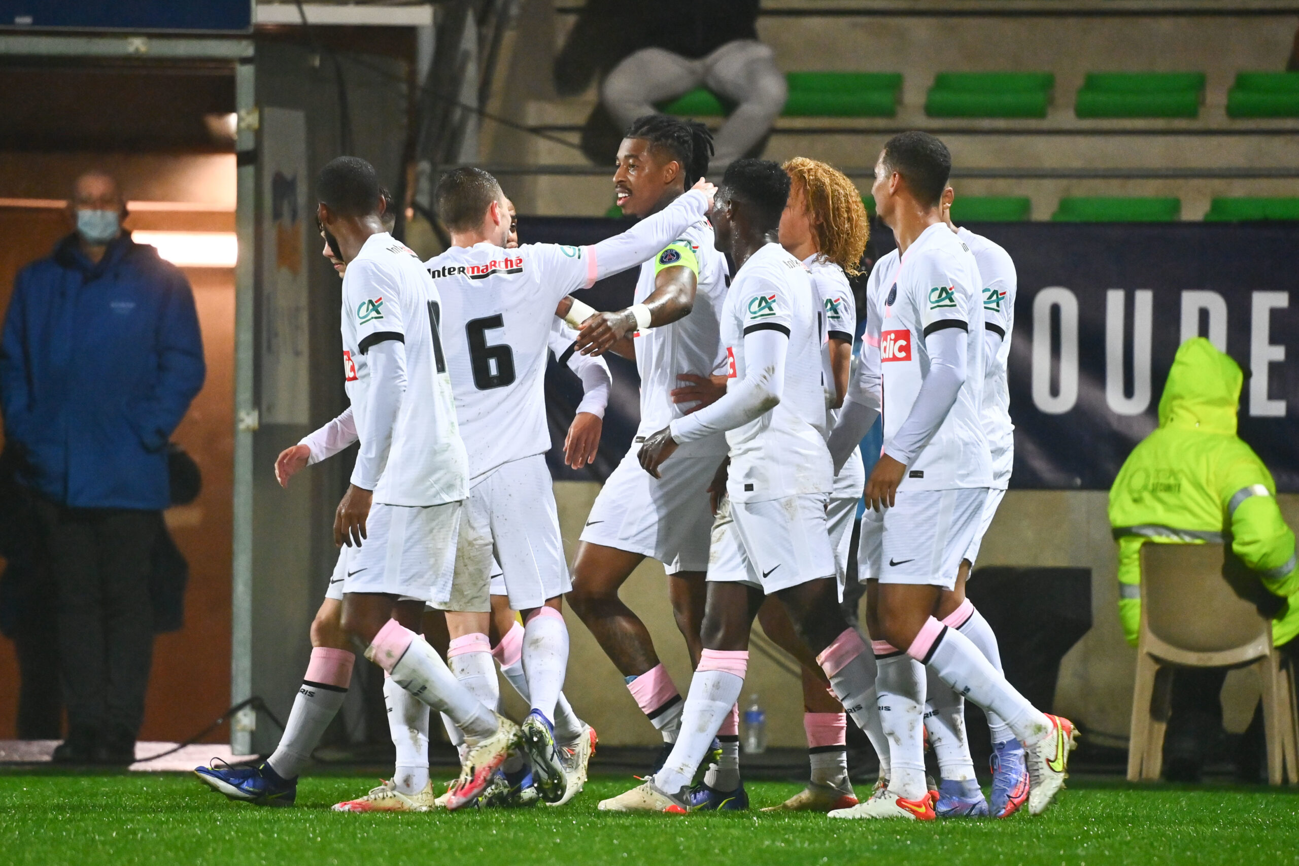 Le PSG se qualifie pour les huitièmes de finale de Coupe de France après une victoire sans trembler sur la pelouse de Vannes. Icon Sport
