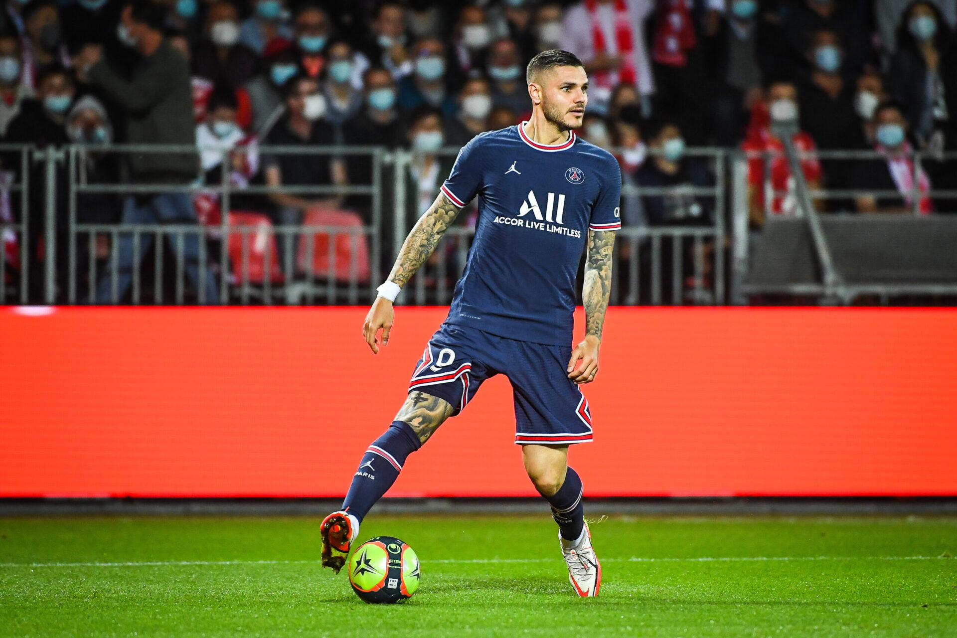 Un pr&ecirc;t avec option d'achat obligatoire pourrait permettre &agrave; Icardi de quitter Paris pour la Juve (iconsport)