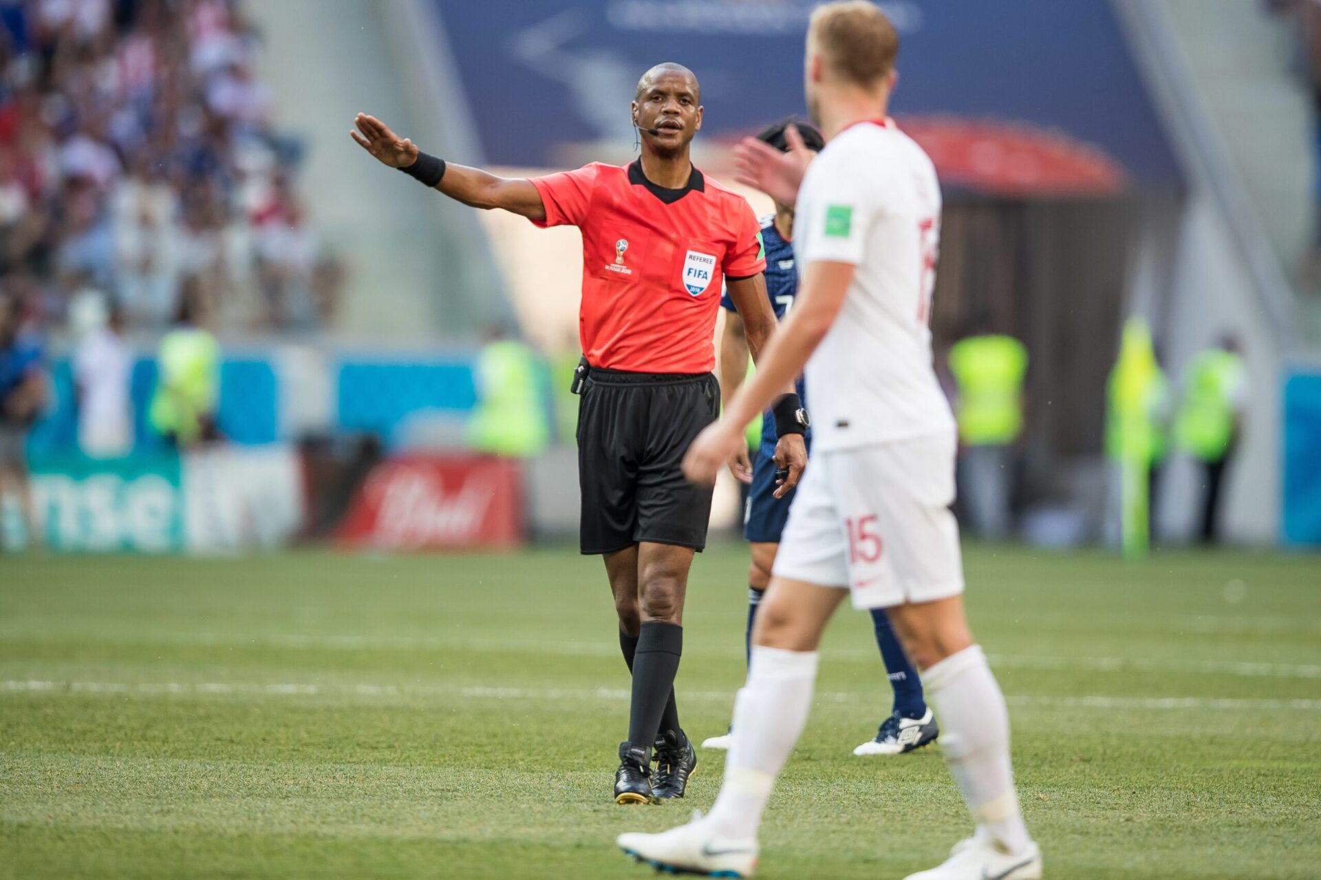Apr&egrave;s ses deux erreurs lors de Mali - Tunisie &agrave; la CAN, Janny Sikazwe se retrouve au c&oelig;ur d'une incroyable pol&eacute;mique (iconsport)