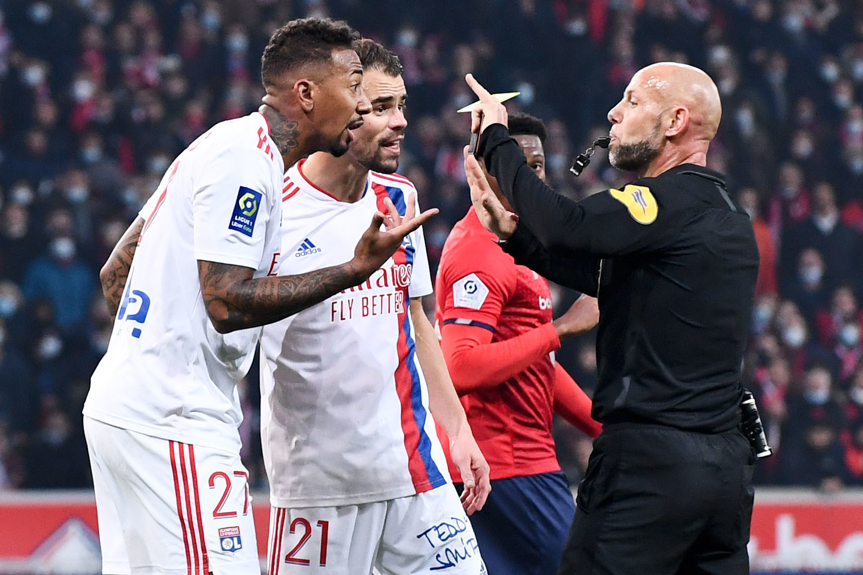 J&eacute;r&ocirc;me Boateng et l'OL ont laiss&eacute; beaucoup de points sur leur passage lors de la premi&egrave;re partie de saison. Icon Sport