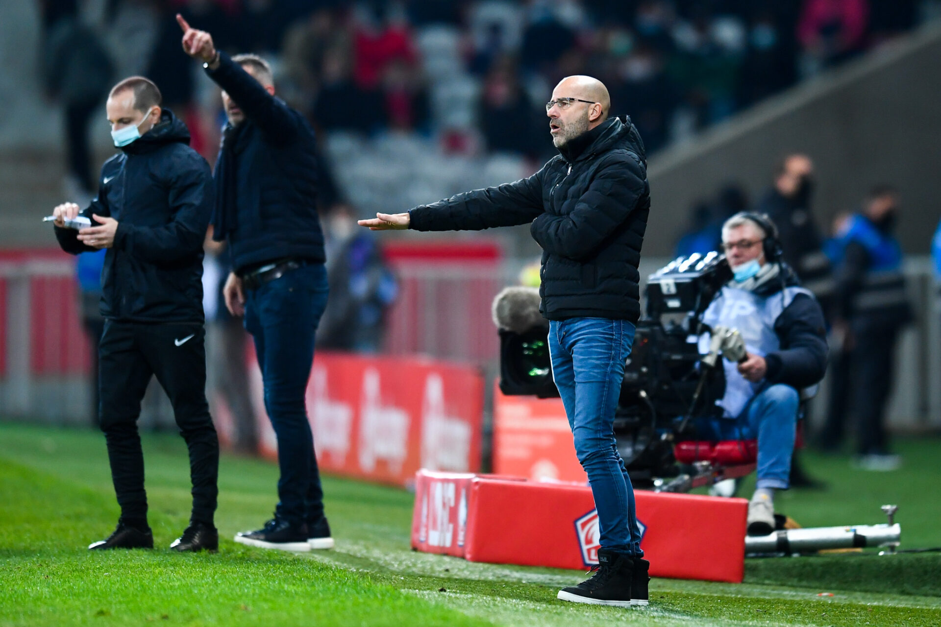 Peter Bosz sur le banc lyonnais (iconsport)