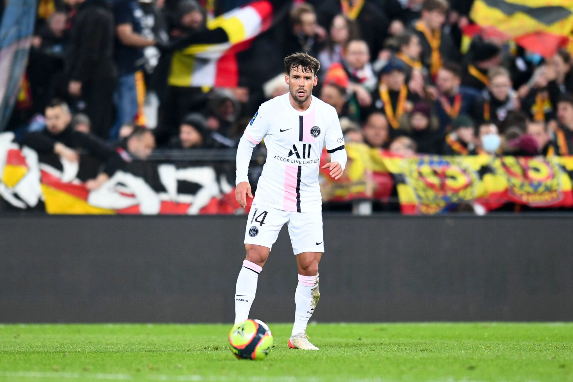 Juan Bernat, retour repoussé. Icon Sport Juan Bernat, retour repoussé. Icon Sport