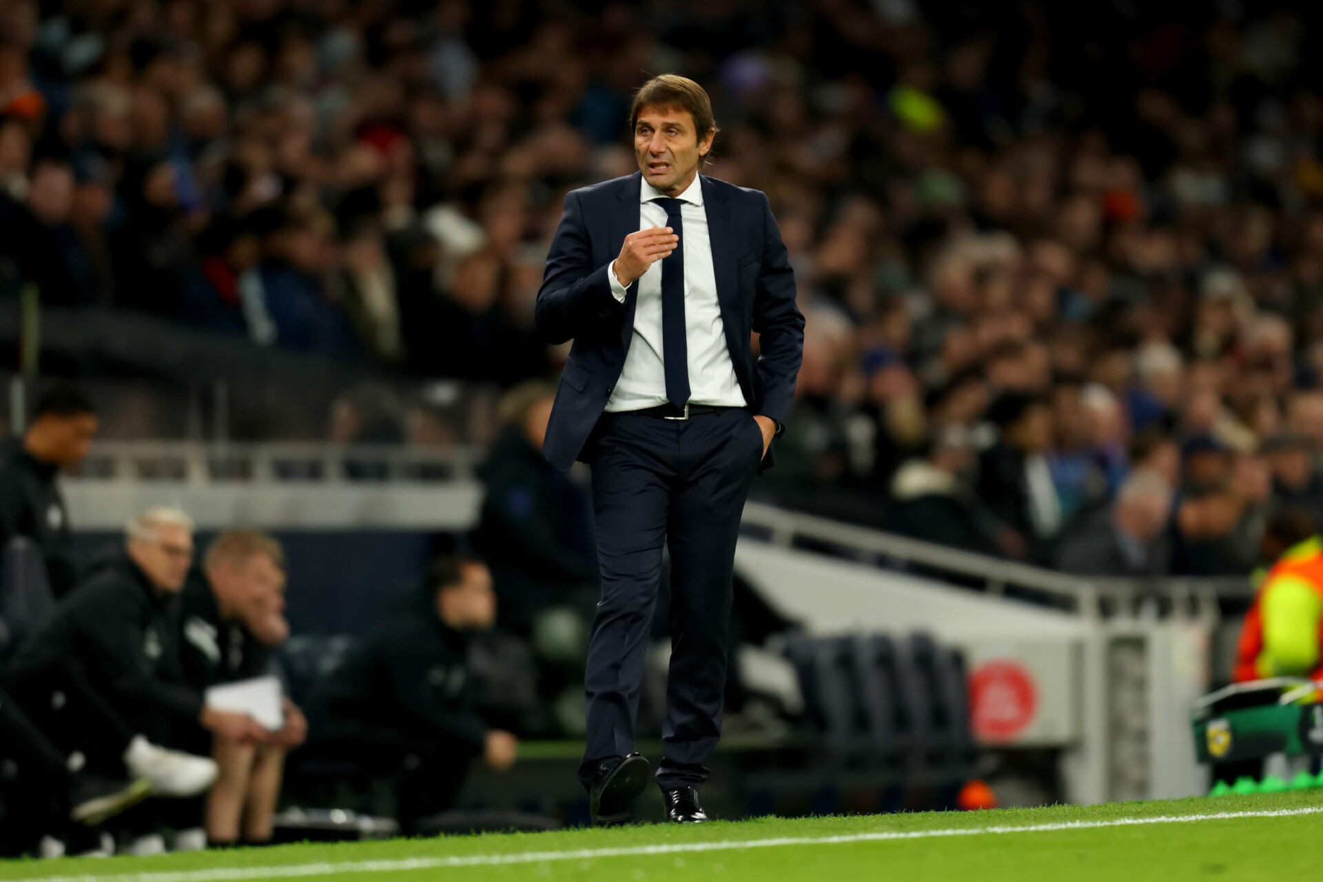 Antonio Conte, sur le banc de Tottenham. / Icon Sport Antonio Conte, sur le banc de Tottenham. / Icon Sport
