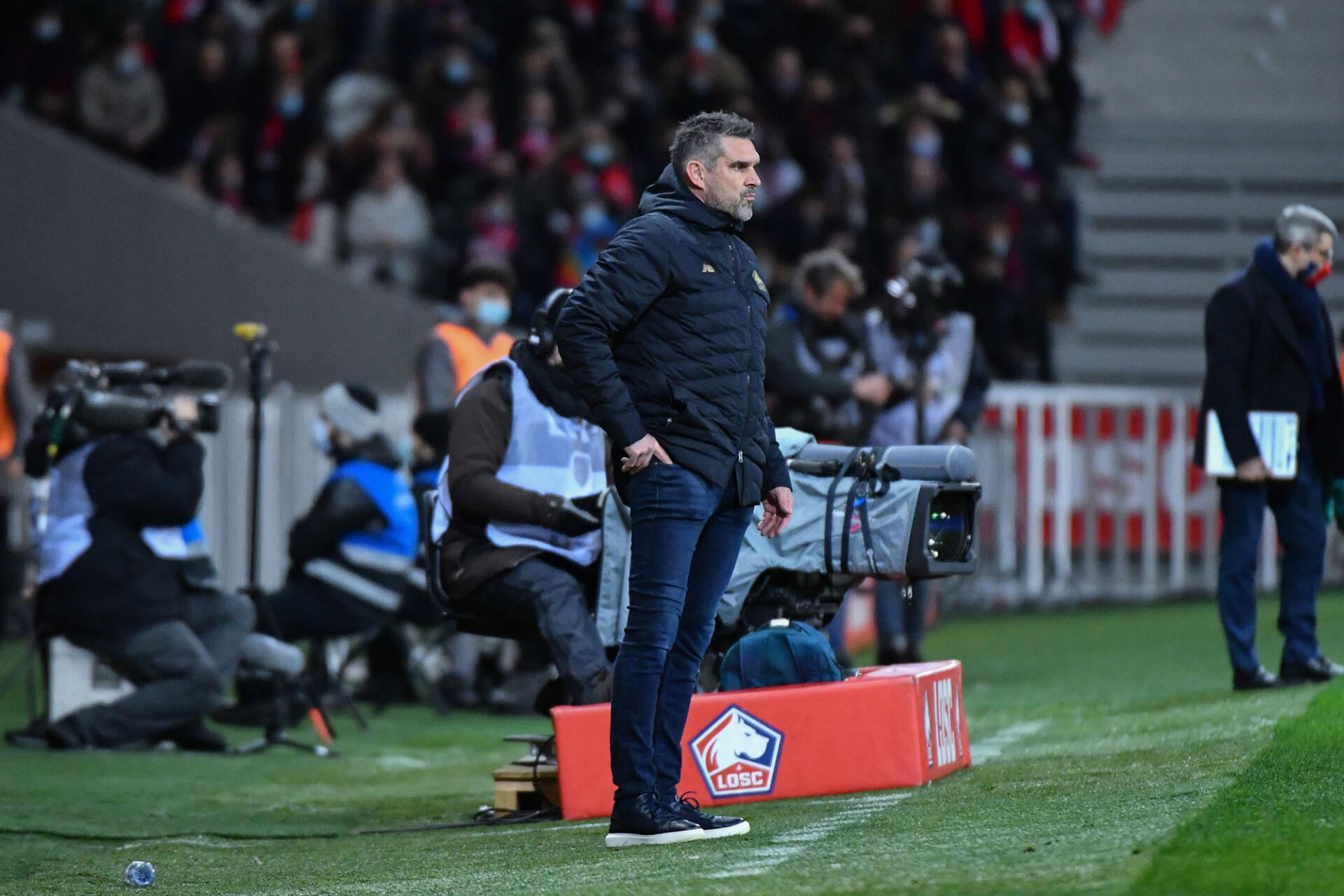 Jocelyn Gourvennec sur le banc du LOSC. / Icon Sport Jocelyn Gourvennec sur le banc du LOSC. / Icon Sport