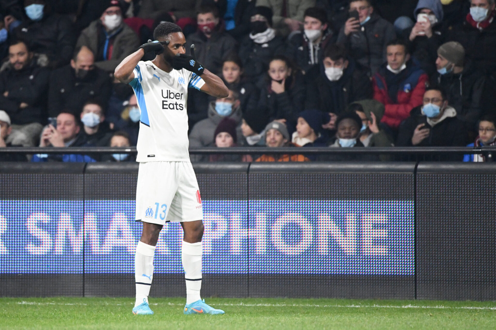 C&eacute;dric Bakambu avec le maillot de l'Olympique de Marseille (Icon Sport)
