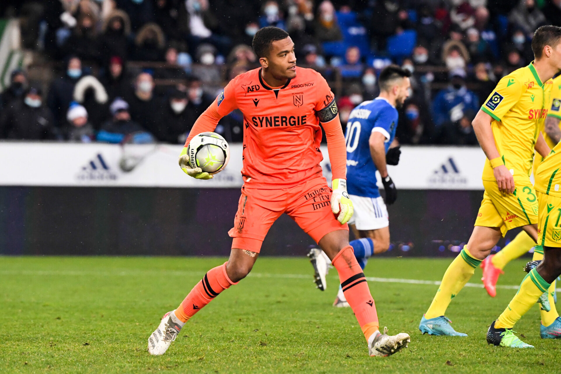 Alban Lafont, dans la short-list du Bar&ccedil;a pour la saison prochaine. Icon Sport