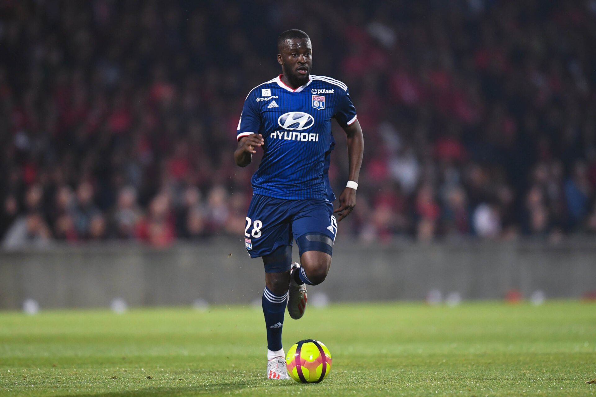 En manque de temps de jeu &agrave; Tottenham, Ndomb&eacute;l&eacute; veut rebondir &agrave; Lyon. Icon Sport