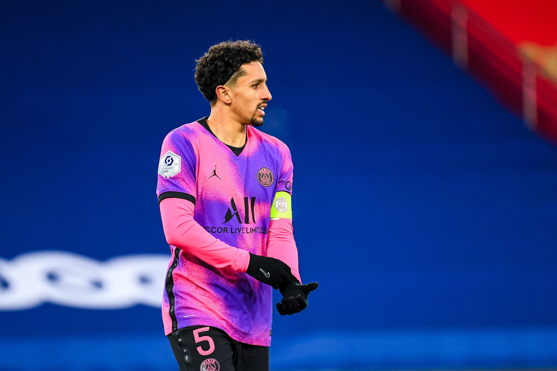 Le maillot Third du PSG lors de la saison 2020/2021 avait fait beaucoup de bruit. / Icon Sport