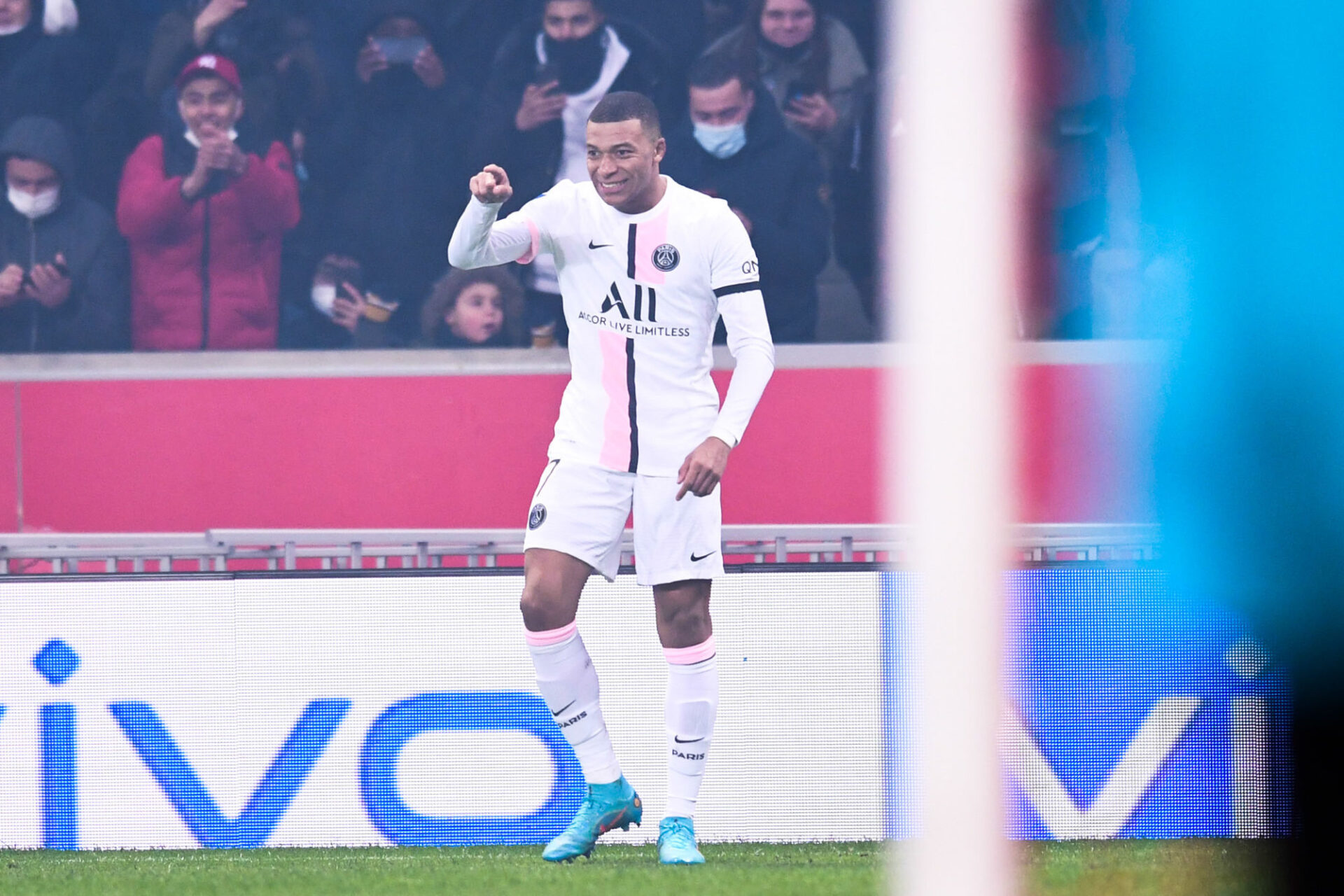 Kylian Mbappé a inscrit un magnifique but face au LOSC. / Icon Sport Kylian Mbappé a inscrit un magnifique but face au LOSC. / Icon Sport