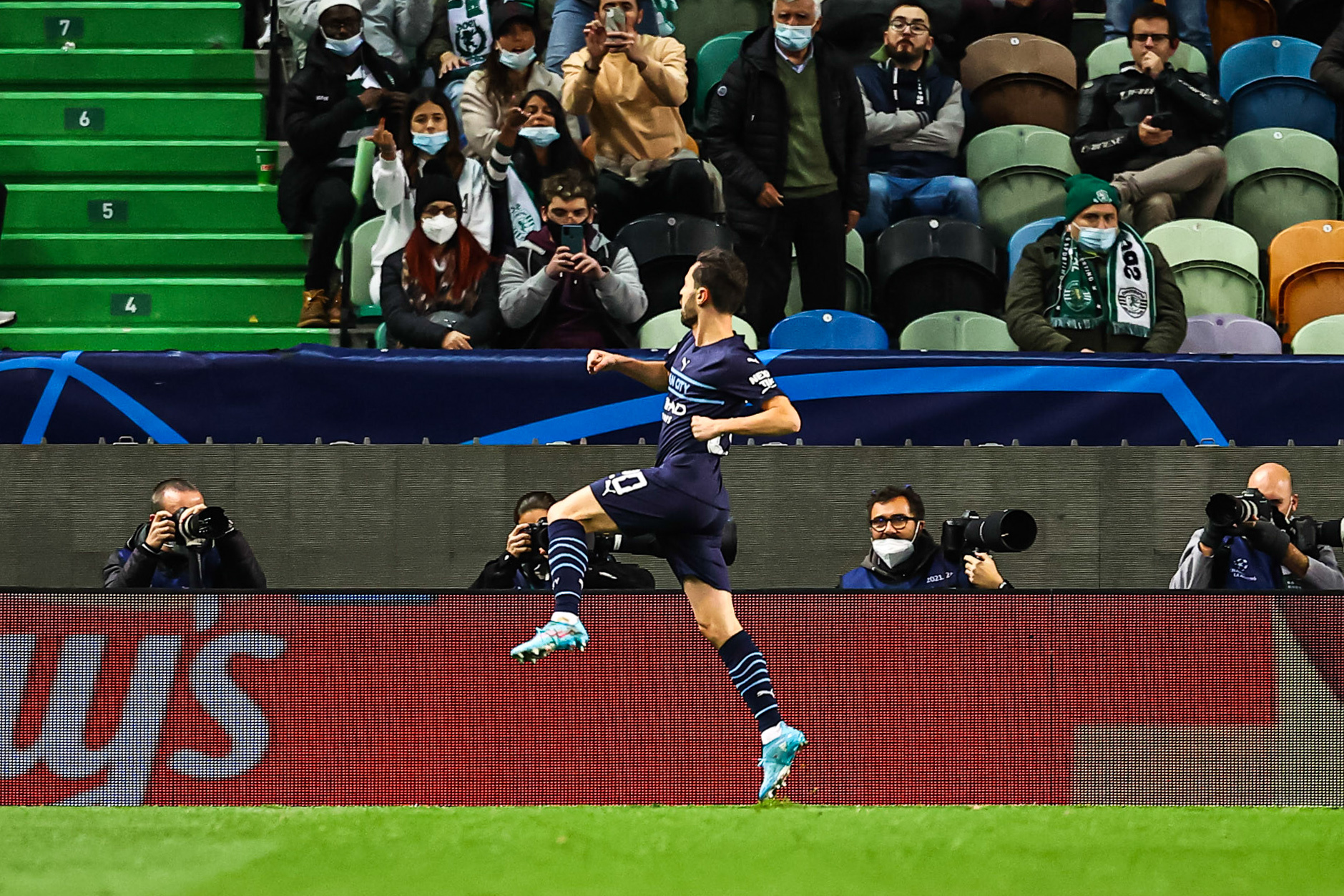 Bernardo Silva a inscrit un doubl&eacute; face au Sporting Portugal en huiti&egrave;me de finale aller de Ligue des champions. Icon Sport