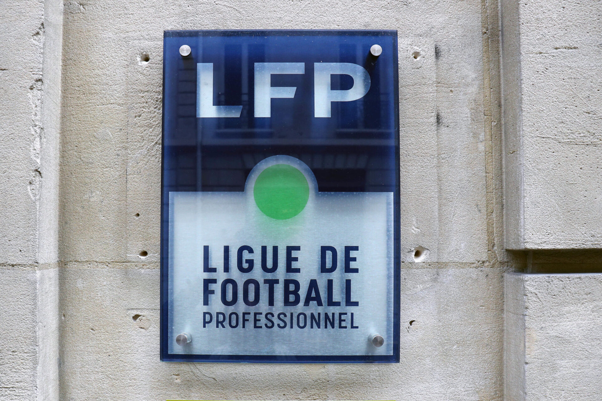 Si&egrave;ge de la LFP. / Icon Sport