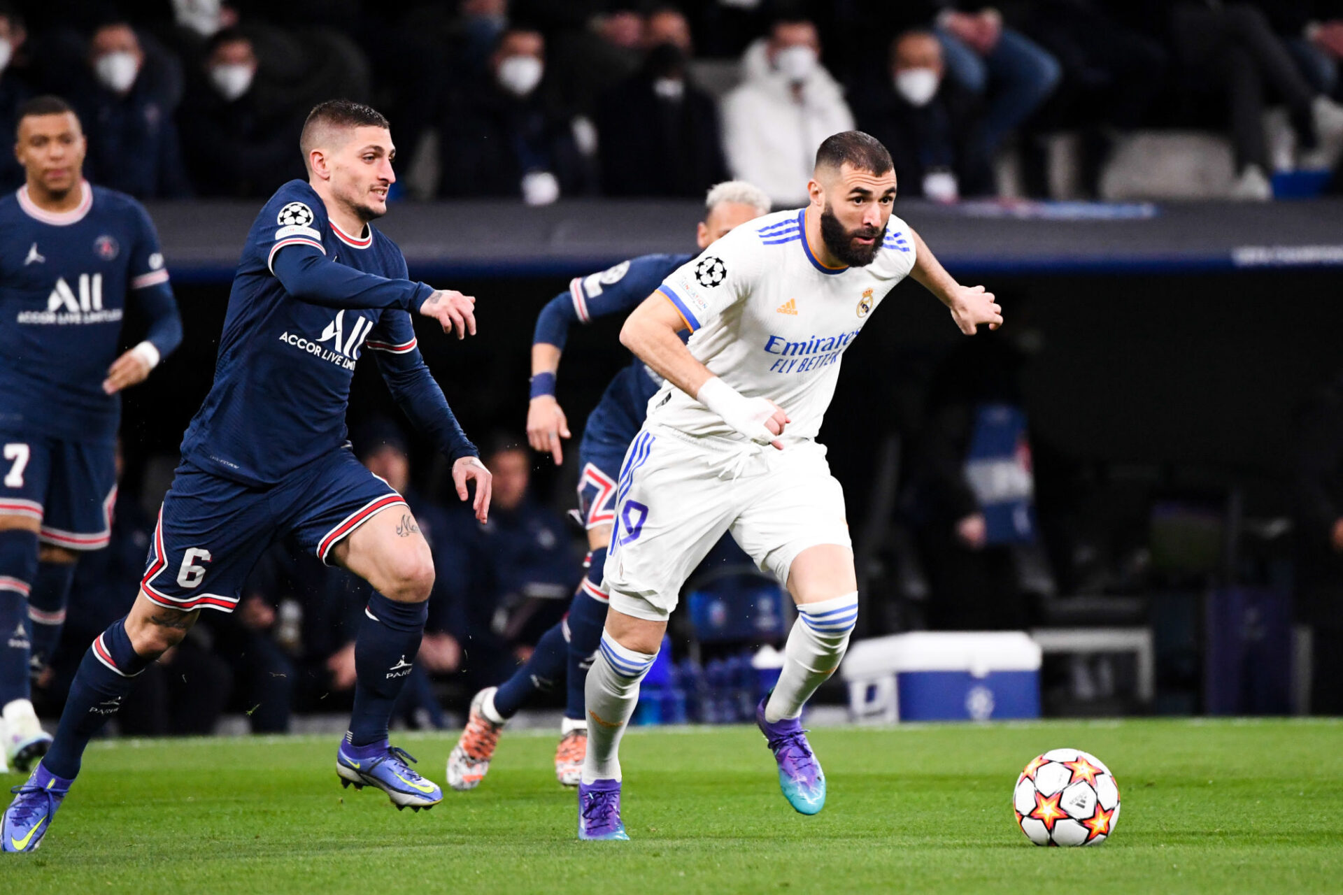 "Nous sommes les rois d'Europe", estiment les supporters du Real Madrid au moment de recevoir le PSG (iconsport)