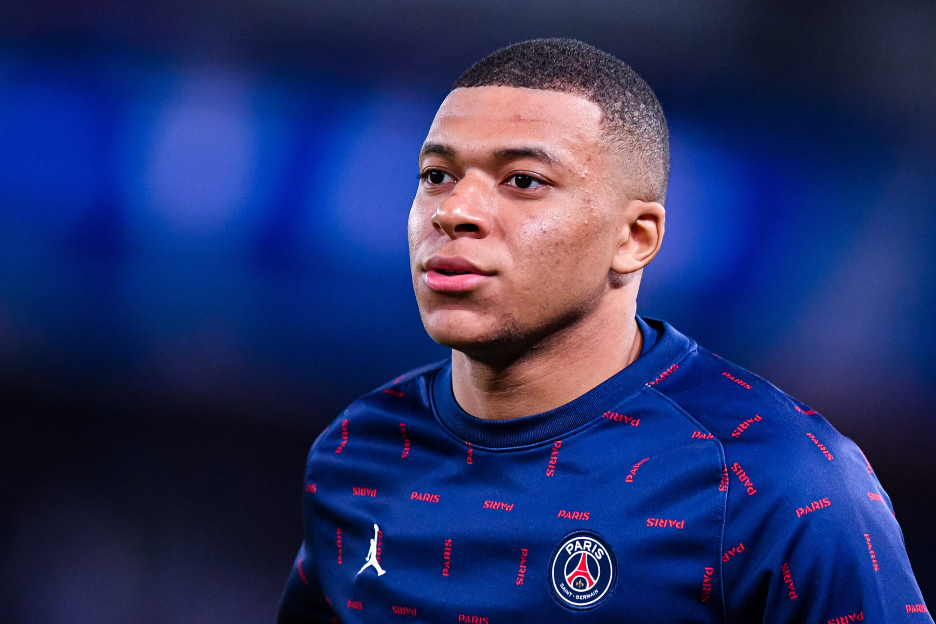 Kylian Mbapp&eacute; touch&eacute; au pied &agrave; l'entra&icirc;nement. (Icon Sport)