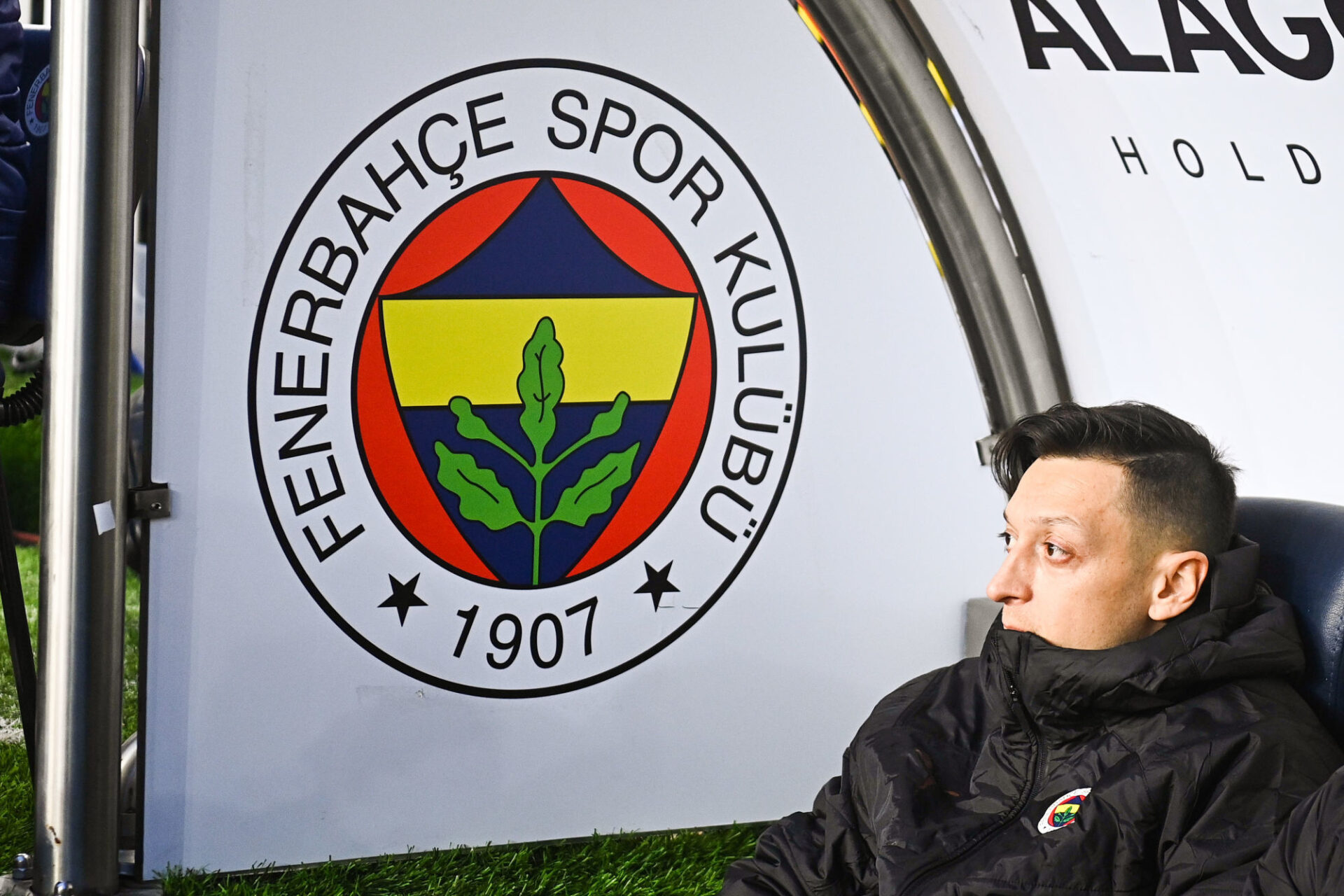 Mesut Özil a tout de même inscrit 9 buts et adressé 2 passes décisives cette saison avec Fenerbahçe (iconsport) Mesut Özil a tout de même inscrit 9 buts et adressé 2 passes décisives cette saison avec Fenerbahçe (iconsport)