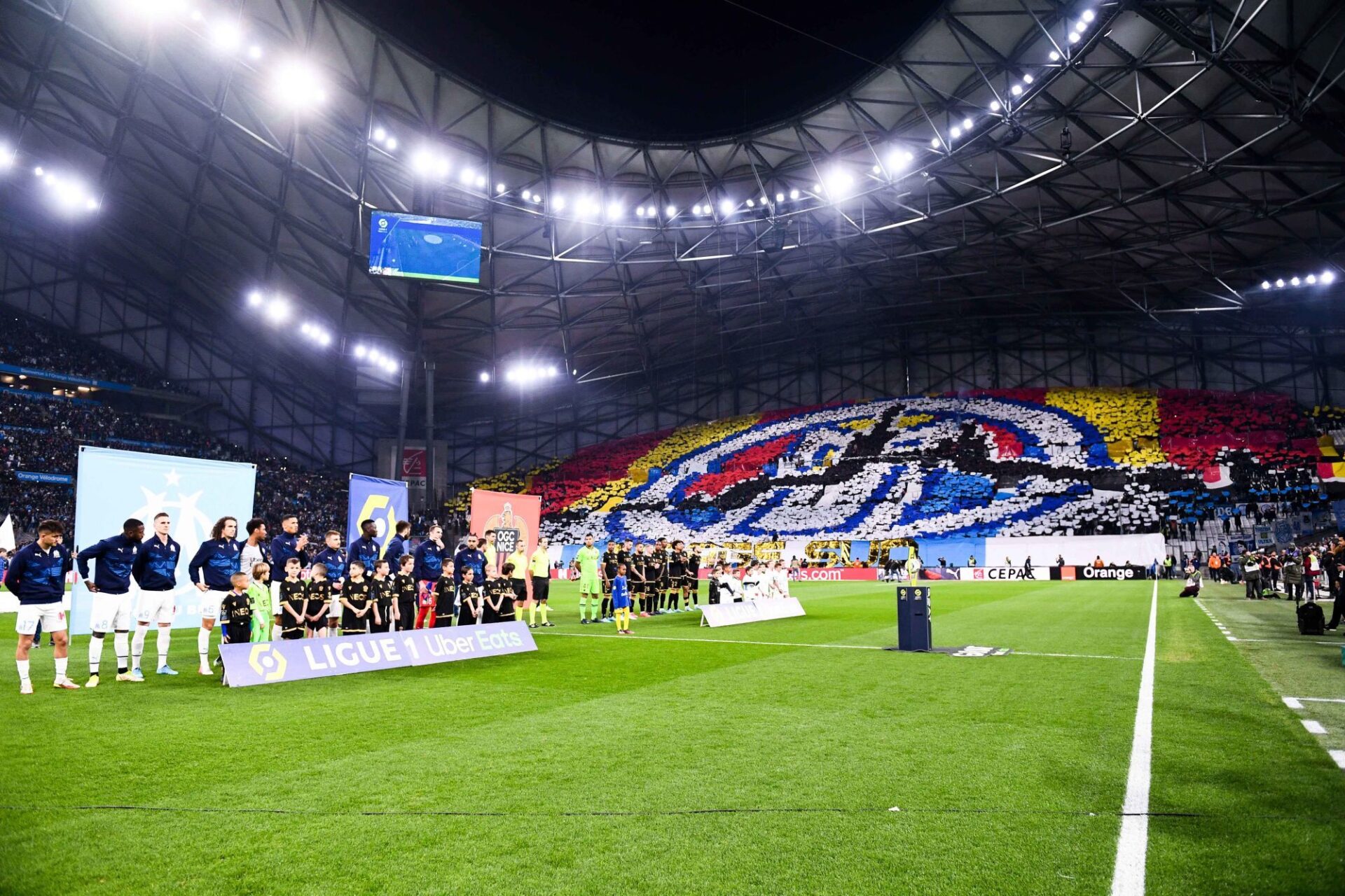 Les supporters de l'OM ont sorti l'ambiance et les tifos pour ce choc de la 29ème journée de Ligue 1 face à Nice (iconsport) Les supporters de l'OM ont sorti l'ambiance et les tifos pour ce choc de la 29ème journée de Ligue 1 face à Nice (iconsport)