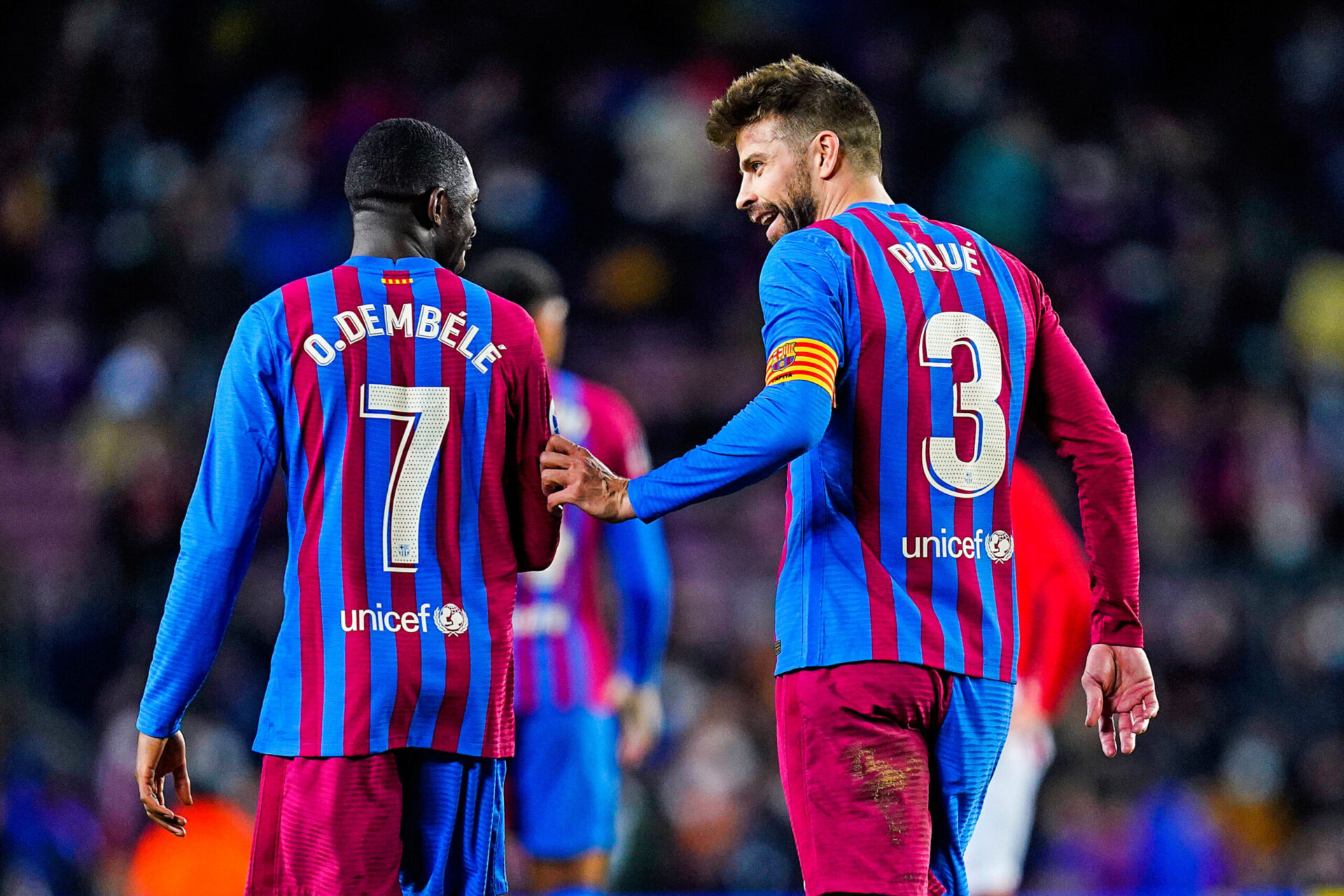 Ousmane Demb&eacute;l&eacute; (&agrave; gauche), ici avec le capitaine du FC Barcelone, G&eacute;rard Piqu&eacute; (&agrave; droite) / Icon sport