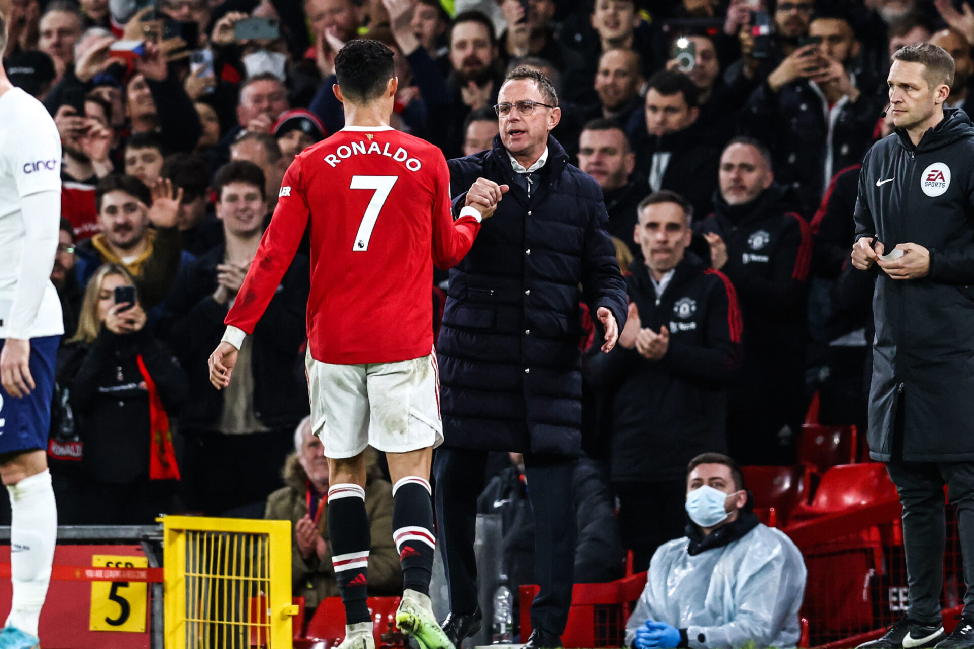 Ralf Rangnick, ici avec Cristiano Ronaldo (de dos) / Icon sport