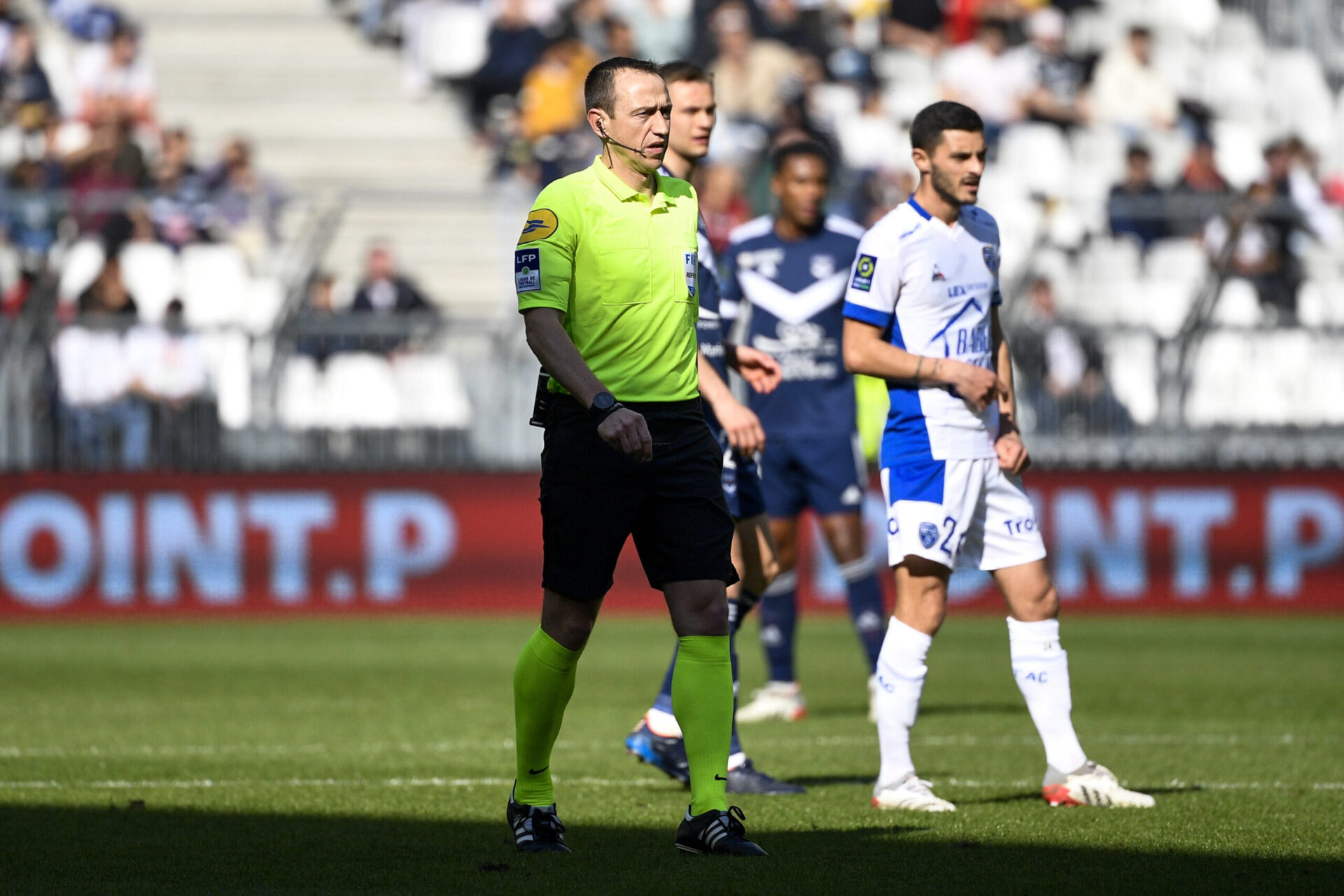 Ruddy Buquet a &eacute;t&eacute; d&eacute;sign&eacute; pour arbitrer la rencontre entre Brest et l'OM. Icon Sport