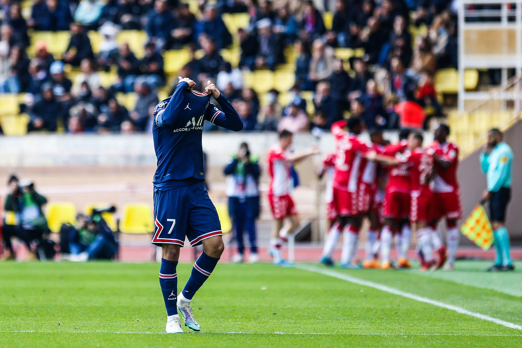A Monaco en Ligue 1, le PSG s'est un peu plus enfoncé dans la crise. Icon Sport