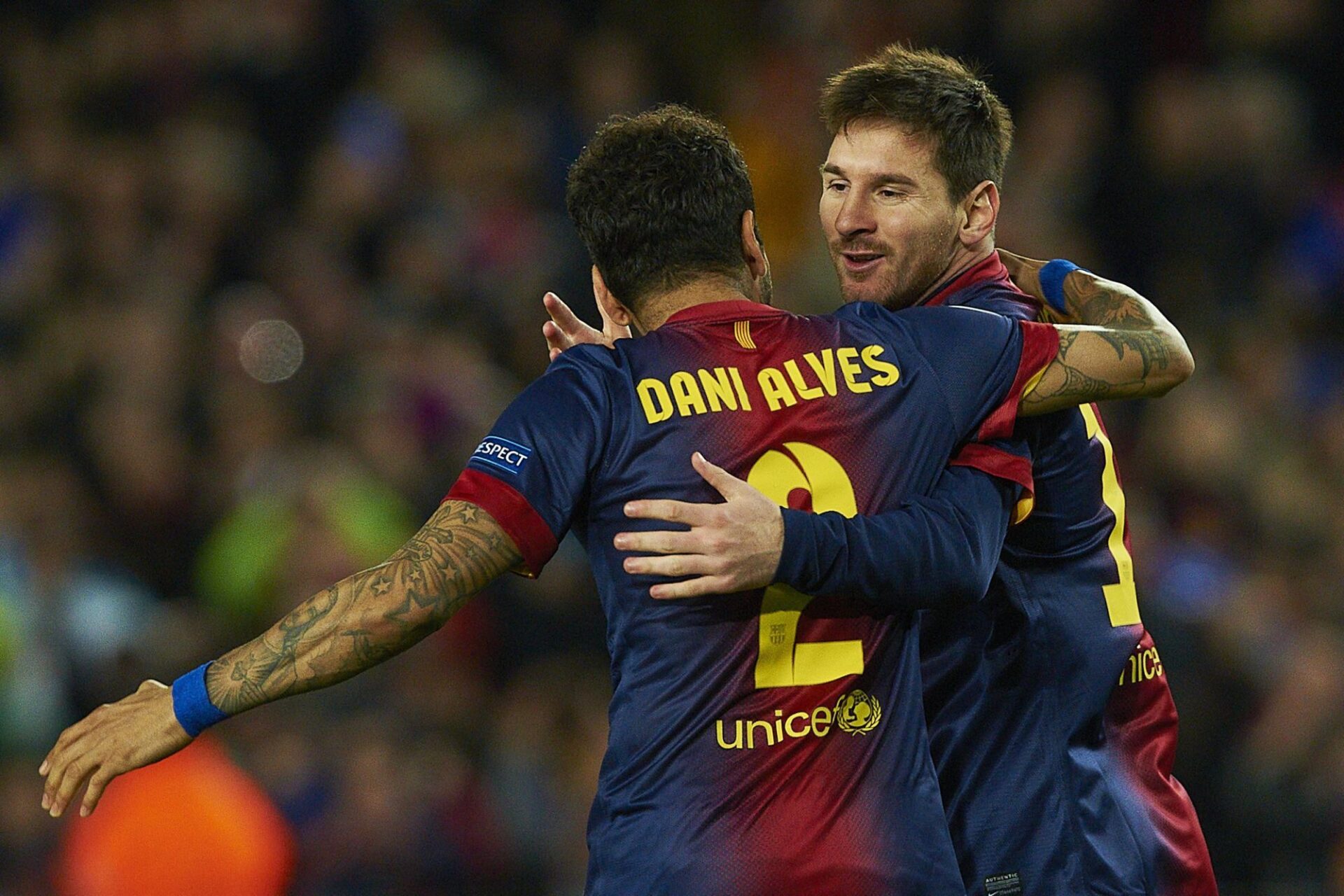 Alves et Messi face &agrave; l'AC Milan en 2013. (Icon Sport)
