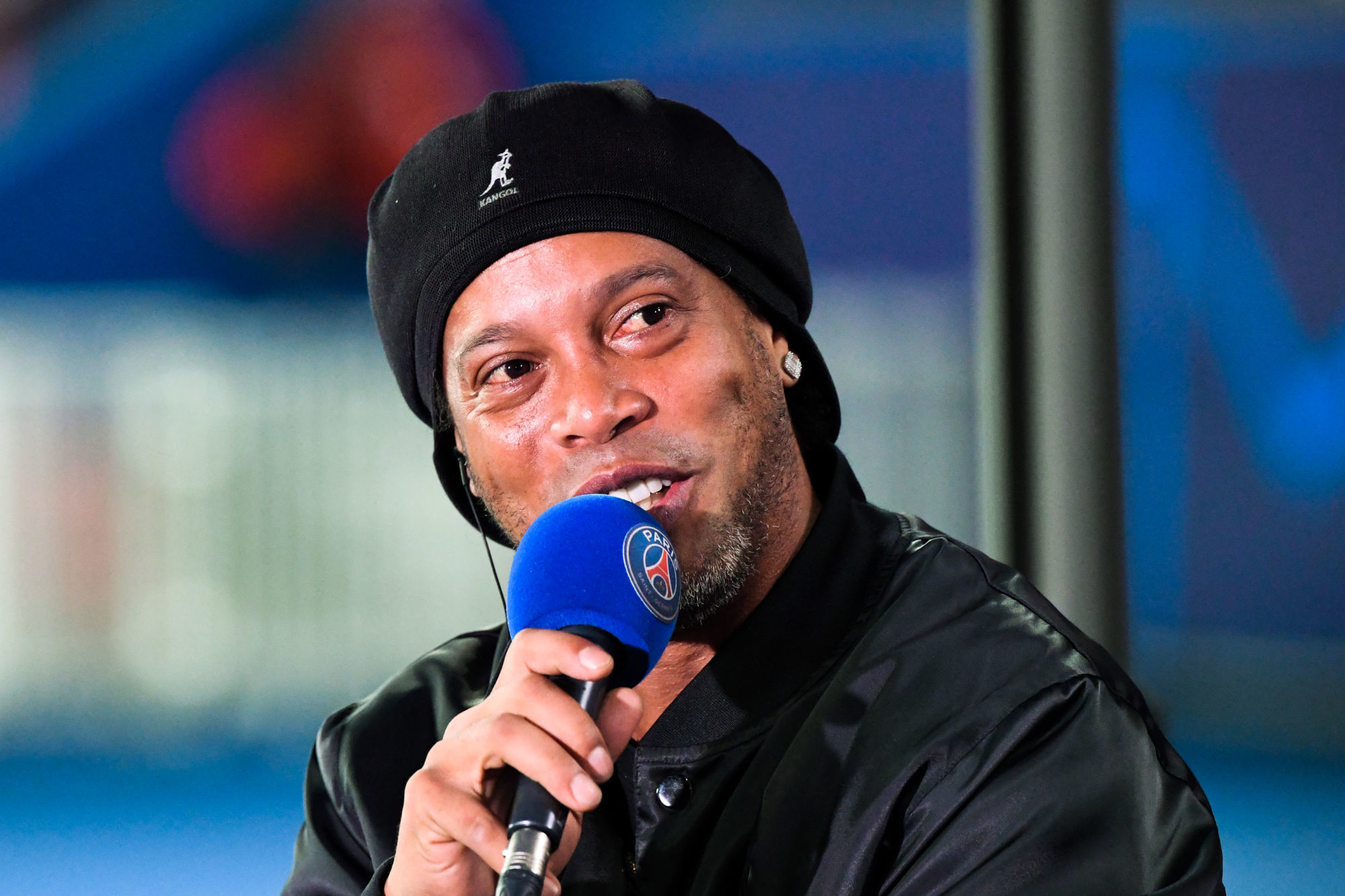 PSG : Ronaldinho défend Neymar et demande de la patience pour Messi