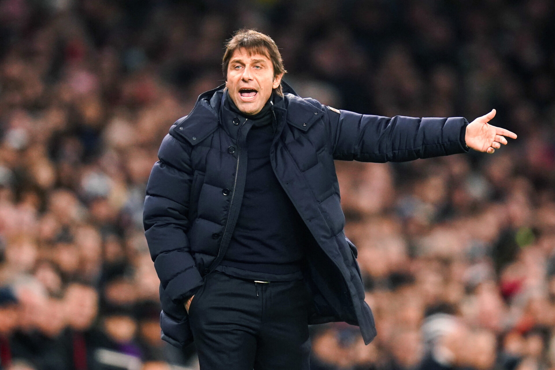 Conte pourrait quitter Tottenham seulement quelques mois après son arrivée pour signer à Paris (iconsport) Conte pourrait quitter Tottenham seulement quelques mois après son arrivée pour signer à Paris (iconsport)