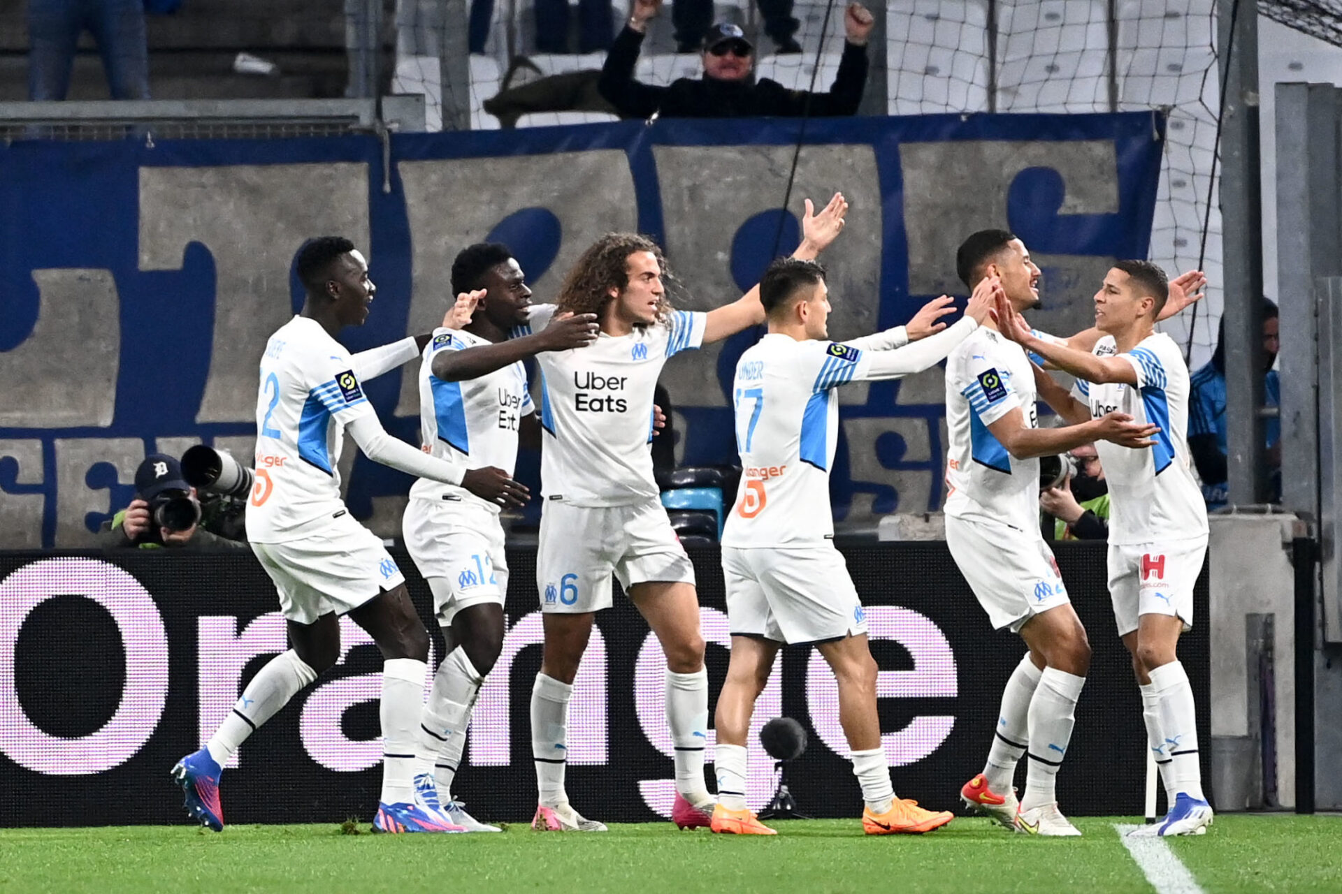 La joie des joueurs de l'OM apr&egrave;s l'ouverture du score de Dieng face &agrave; Montpellier (iconsport)