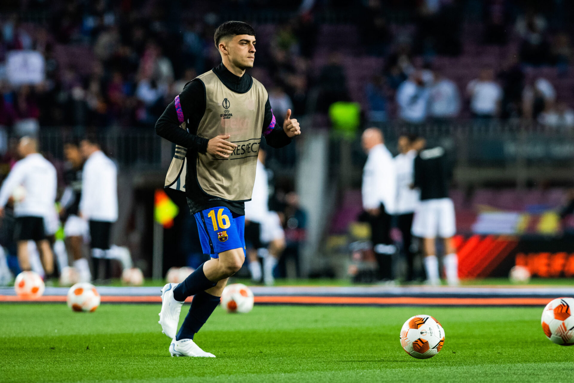 Pedri a d&ucirc; sortir &agrave; la mi-temps du match contre l'Eintracht Francfort (iconsport)