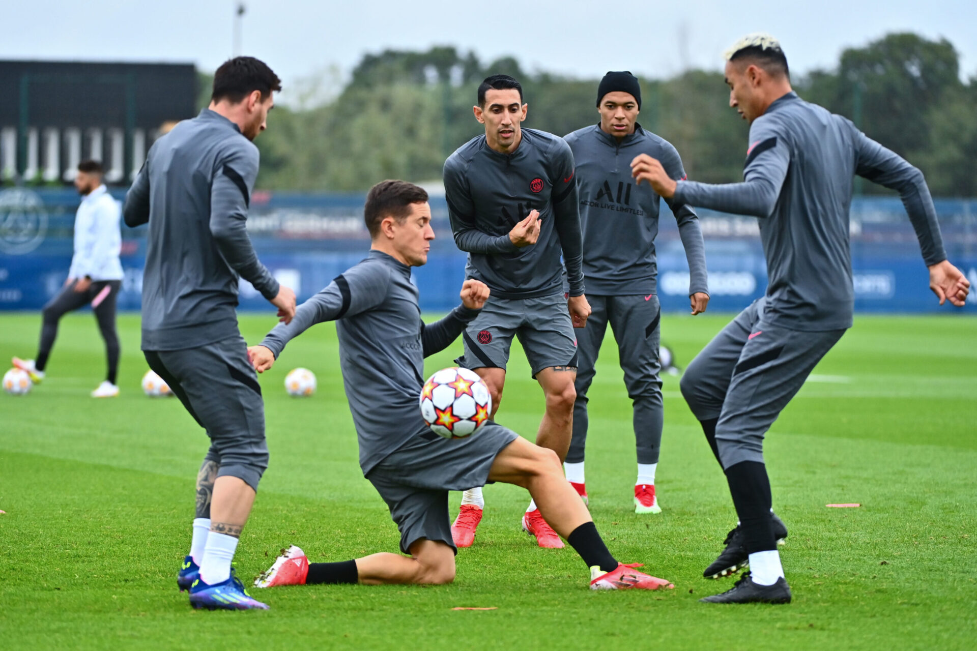 Messi, Herrera, Di Maria, Mbapp&eacute; et Navas, joueurs du Paris Saint-Germain (Icon Sport)
