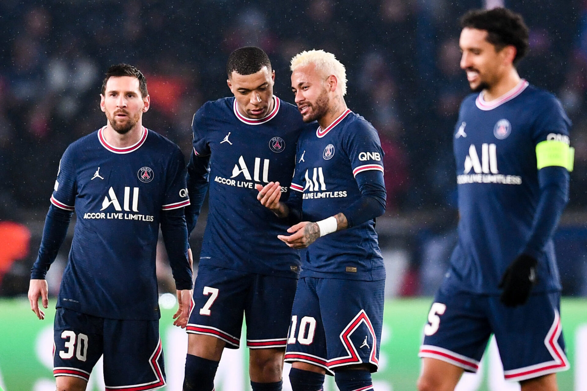 Mbapp&eacute; et Neymar (au centre) sont parfois tr&egrave;s complices sur le terrain (Icon Sport)