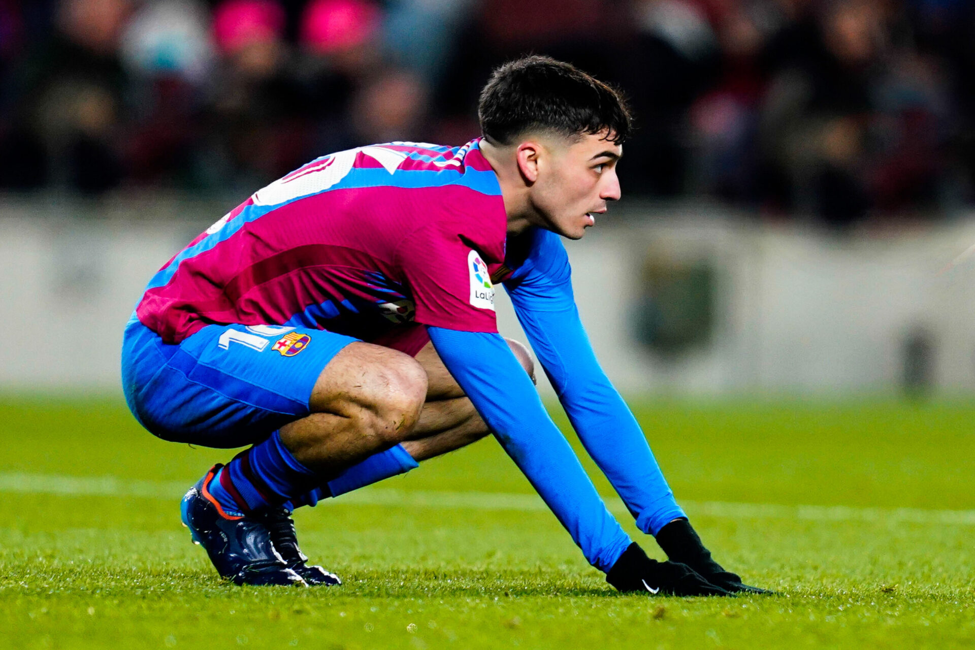 Pedri a d&ucirc; sortir &agrave; la mi-temps du match contre l'Eintracht Francfort (iconsport)