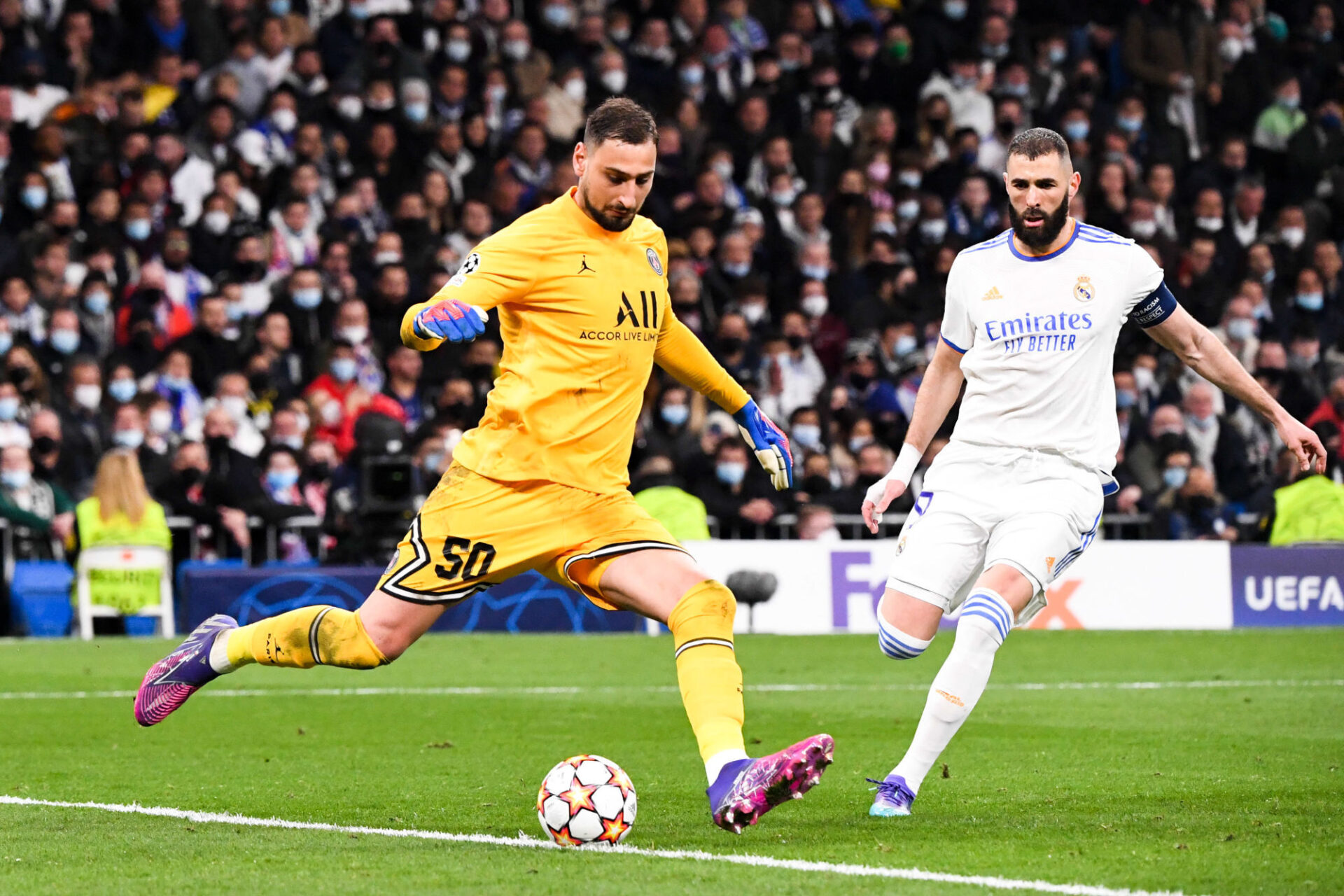 Pour Donnarumma, le premier but de Karim Benzema n'est "pas valable"