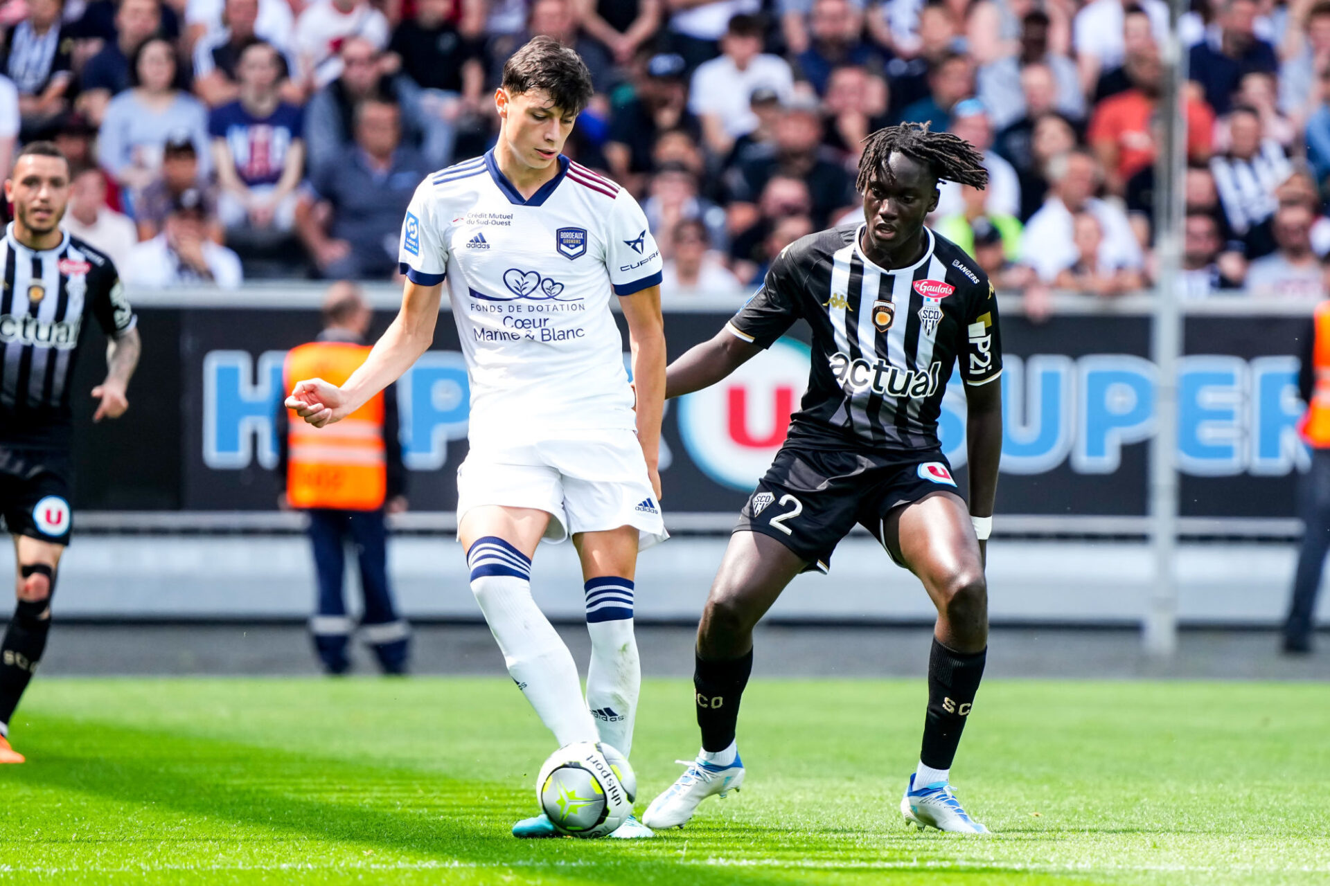 La d&eacute;fense de Bordeaux a encore craqu&eacute; sur la pelouse d'Angers lors de la 36&egrave;me journ&eacute;e de Ligue 1 (iconsport)