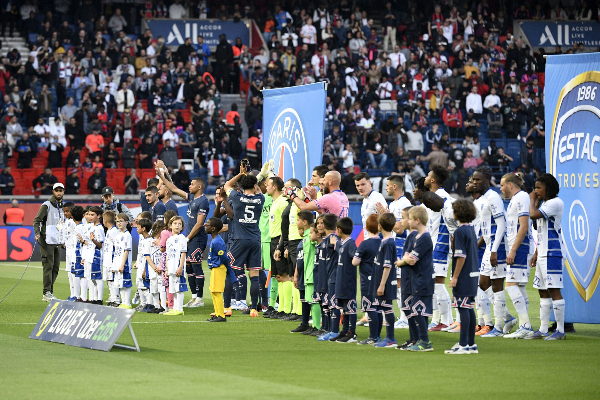 Au match aller en ao&ucirc;t dernier, le PSG s'&eacute;tait impos&eacute; d'une courte t&ecirc;te (1-2) sur la pelouse de Troyes (iconsport)