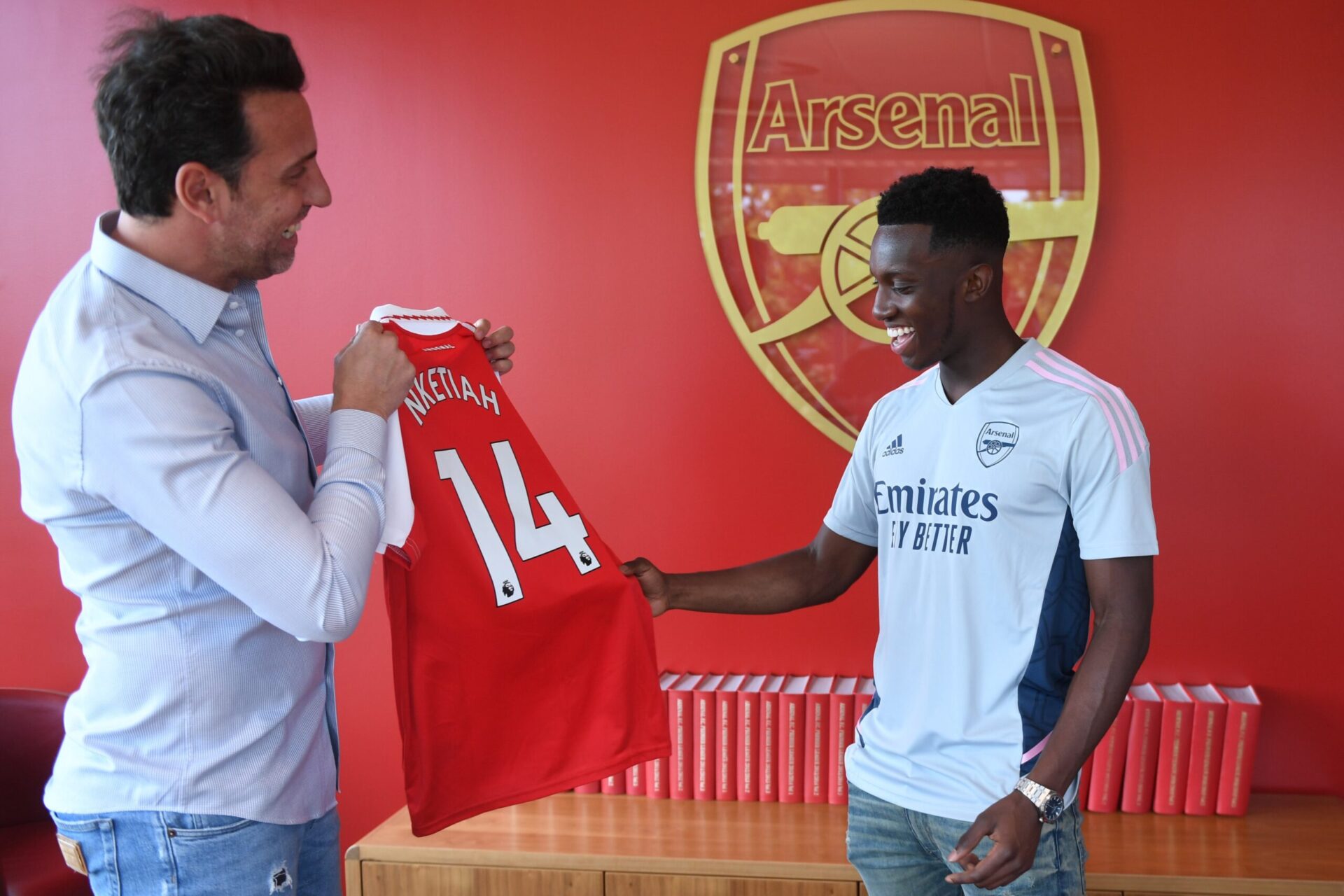 Eddie Nketiah égalise d'une tête puissante pour Arsenal face à Manchester United (Icon Sport) Eddie Nketiah égalise d'une tête puissante pour Arsenal face à Manchester United (Icon Sport)