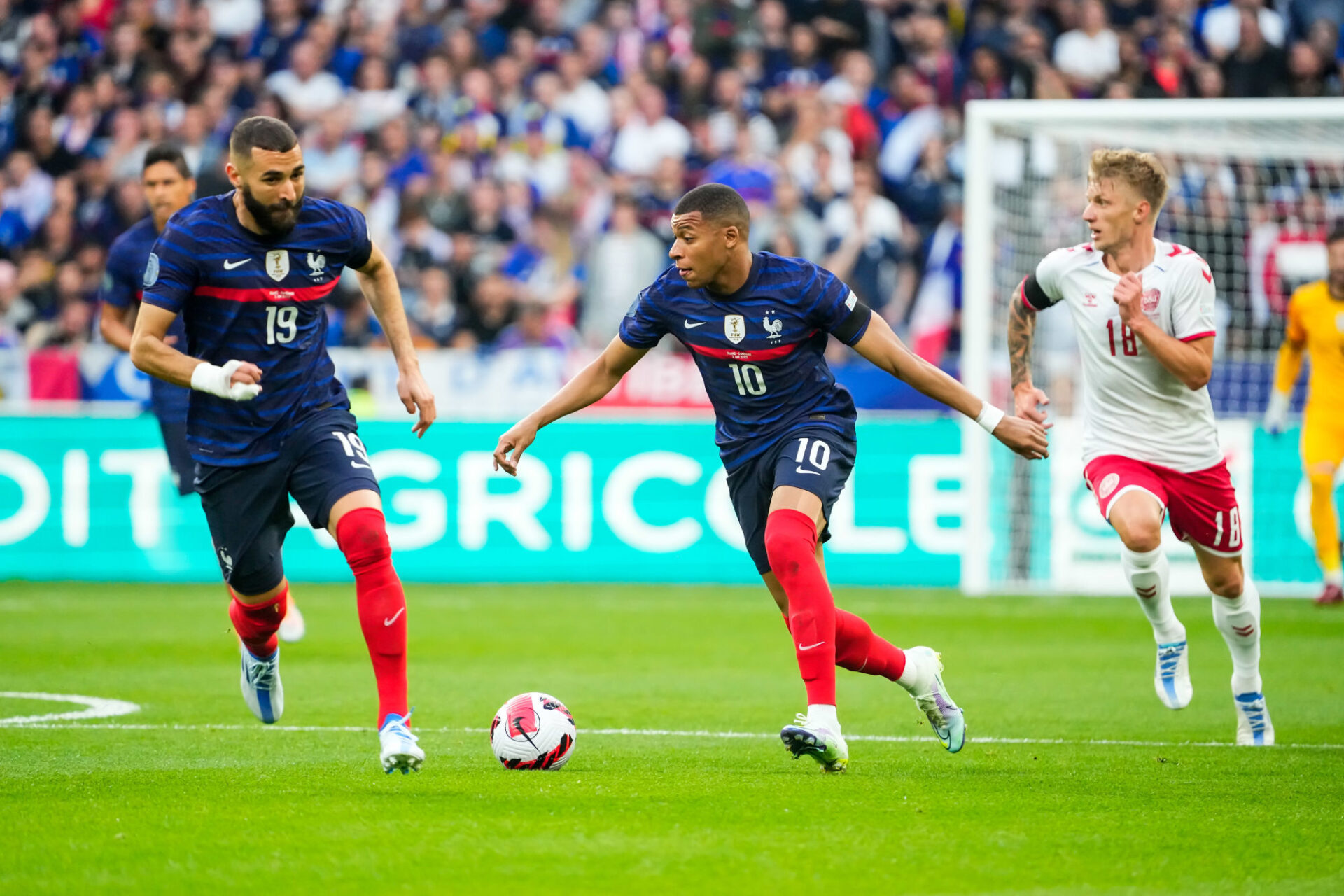 Touché au genou, Kylian Mbappé à du sortir à la mi-temps de ce France-Danemark (iconsport) Touché au genou, Kylian Mbappé à du sortir à la mi-temps de ce France-Danemark (iconsport)