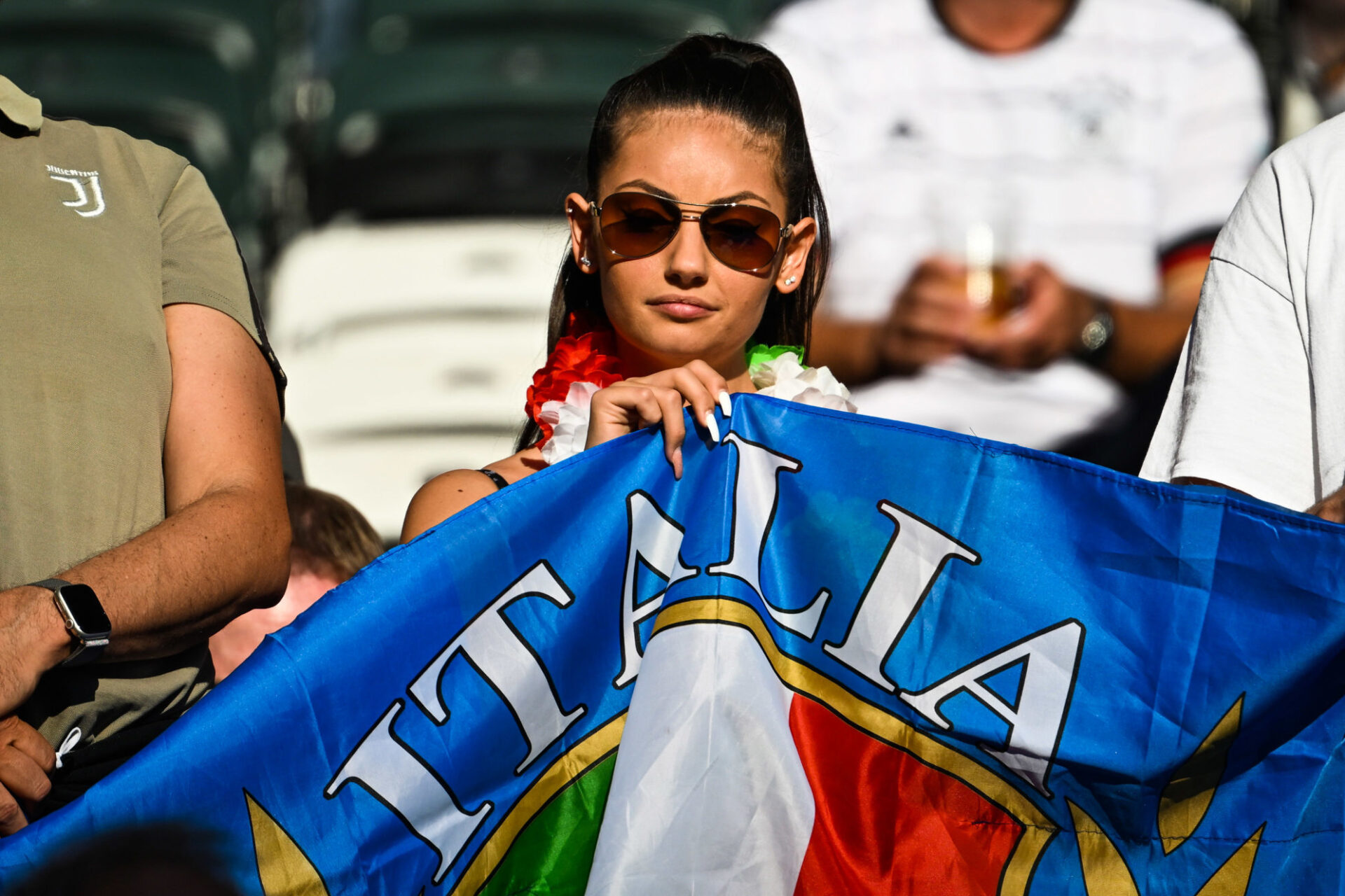 Plusieurs centaines de supportrices et supporters italiens ont fait le d&eacute;placement pour ce match face &agrave; l'Allemagne (iconsport)