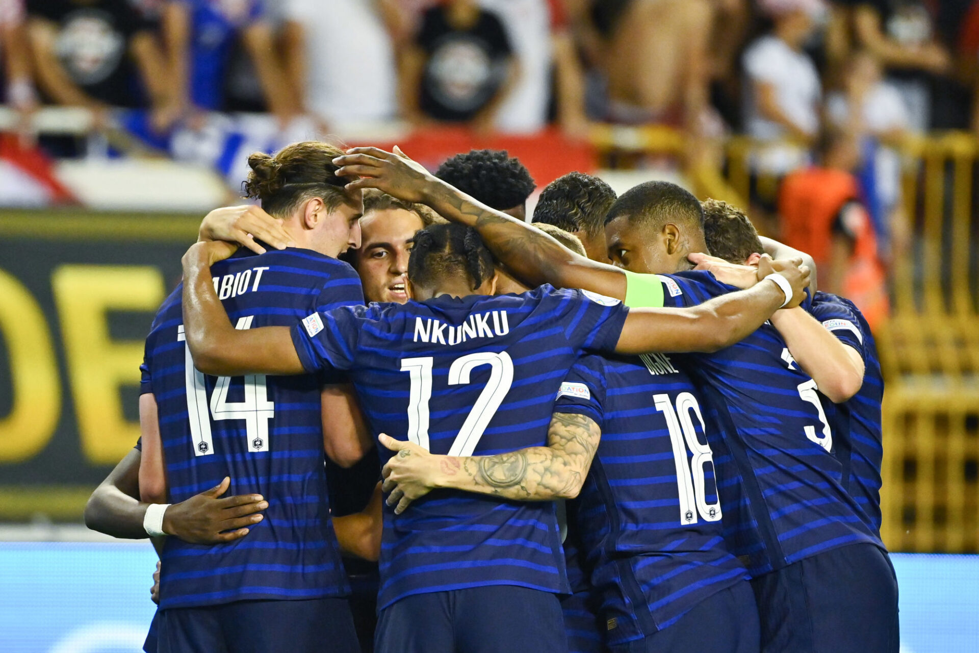 Les Bleus c&eacute;l&egrave;brent le but de Rabiot. (Icon Sport)