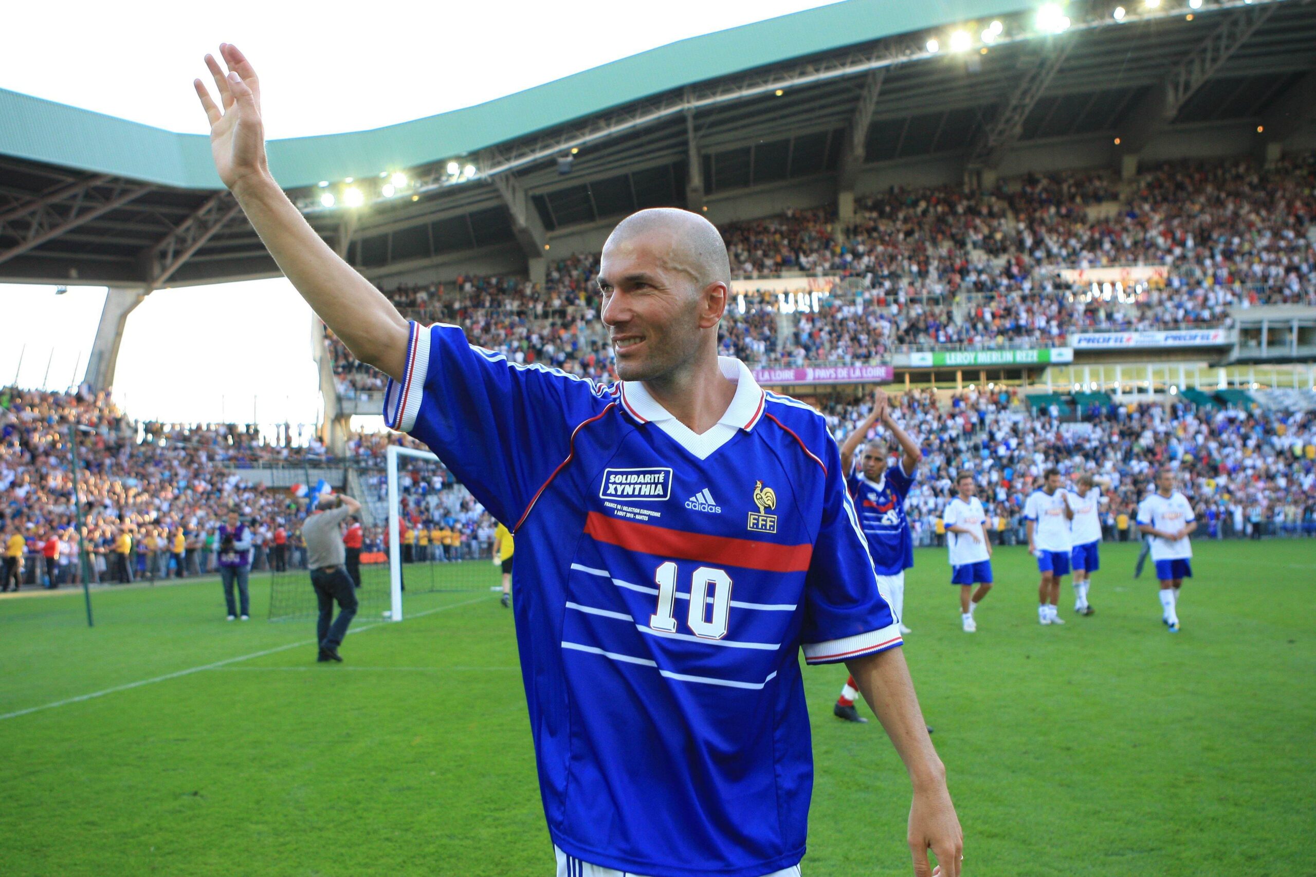 Zinédine Zidane avec le maillot de l'Equipe de France (Icon Sport)