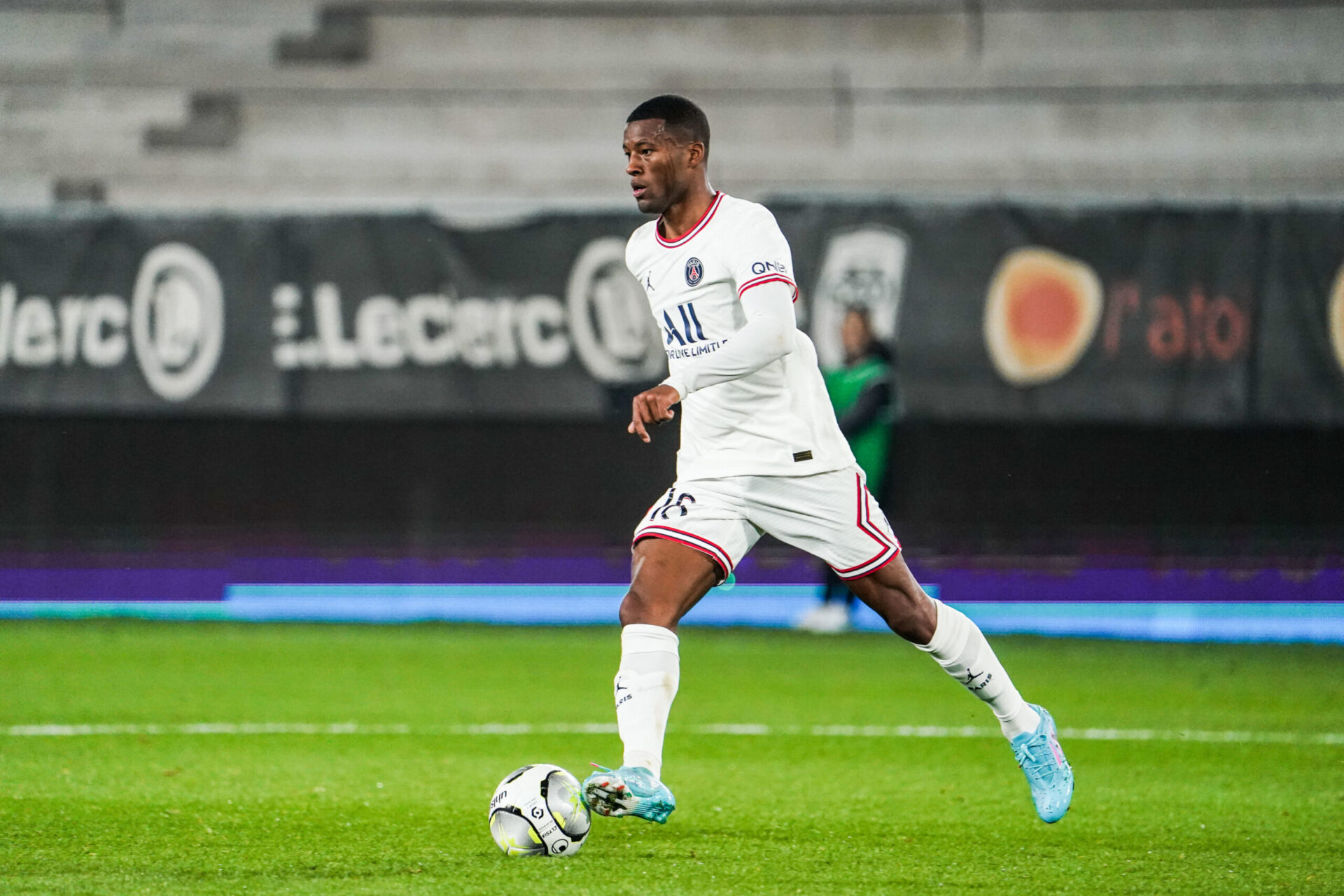 Après une saison ratée, Wijnaldum pourrait se diriger vers la sortie (Iconsport) Après une saison ratée, Wijnaldum pourrait se diriger vers la sortie (Iconsport)