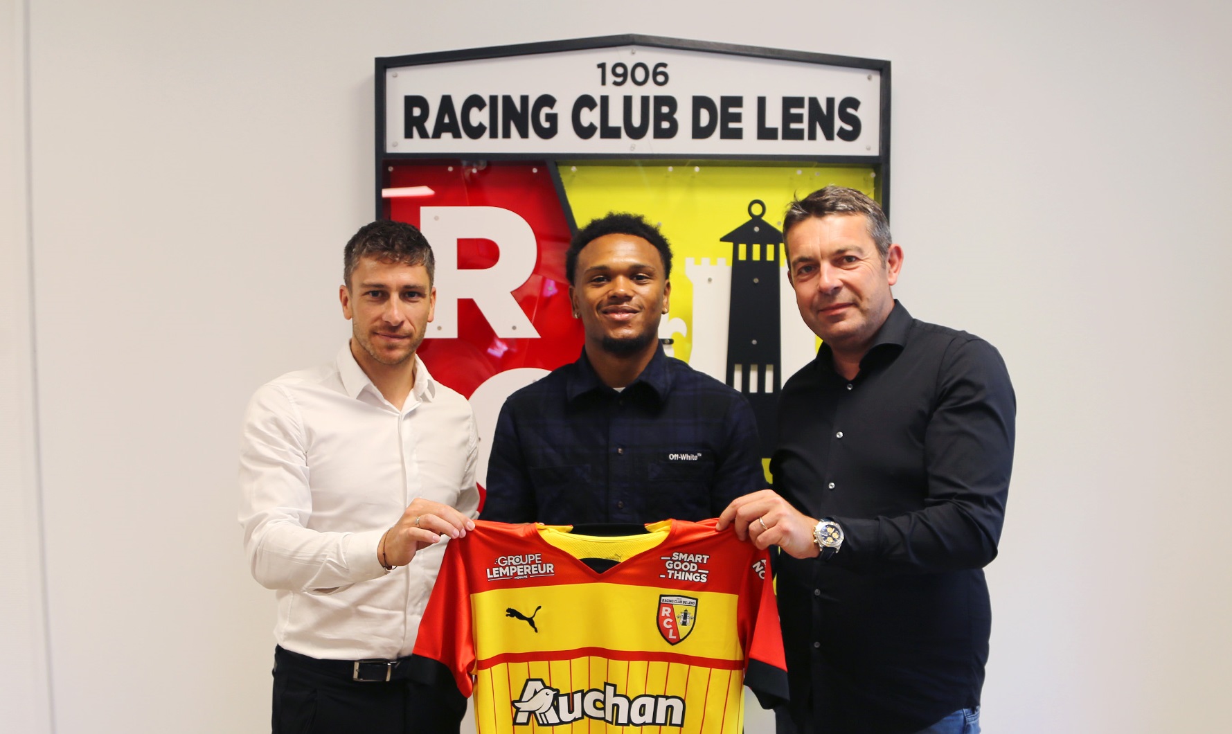 Openda a signé pour cinq saisons à Lens (rclens.fr) Openda a signé pour cinq saisons à Lens (rclens.fr)